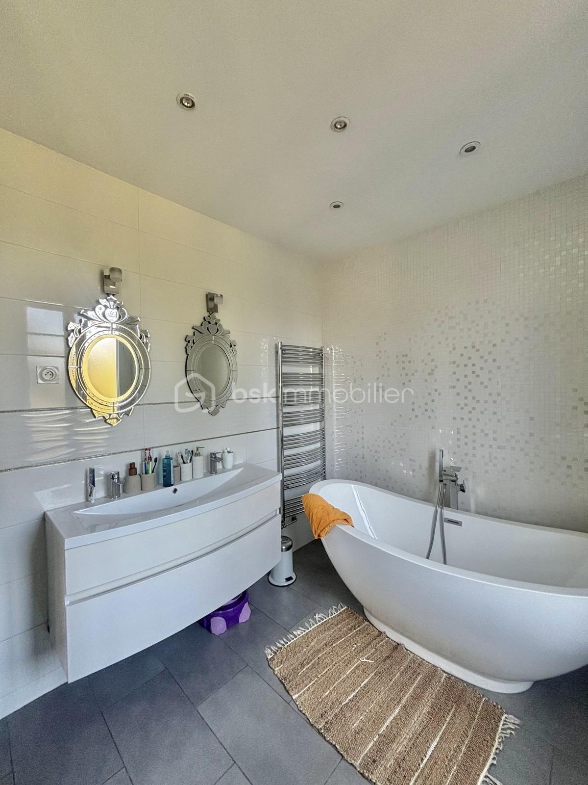 Maison de 160 m² - 32f86f11-3de2-44f5-a681-d33ed31d68e6.jpg