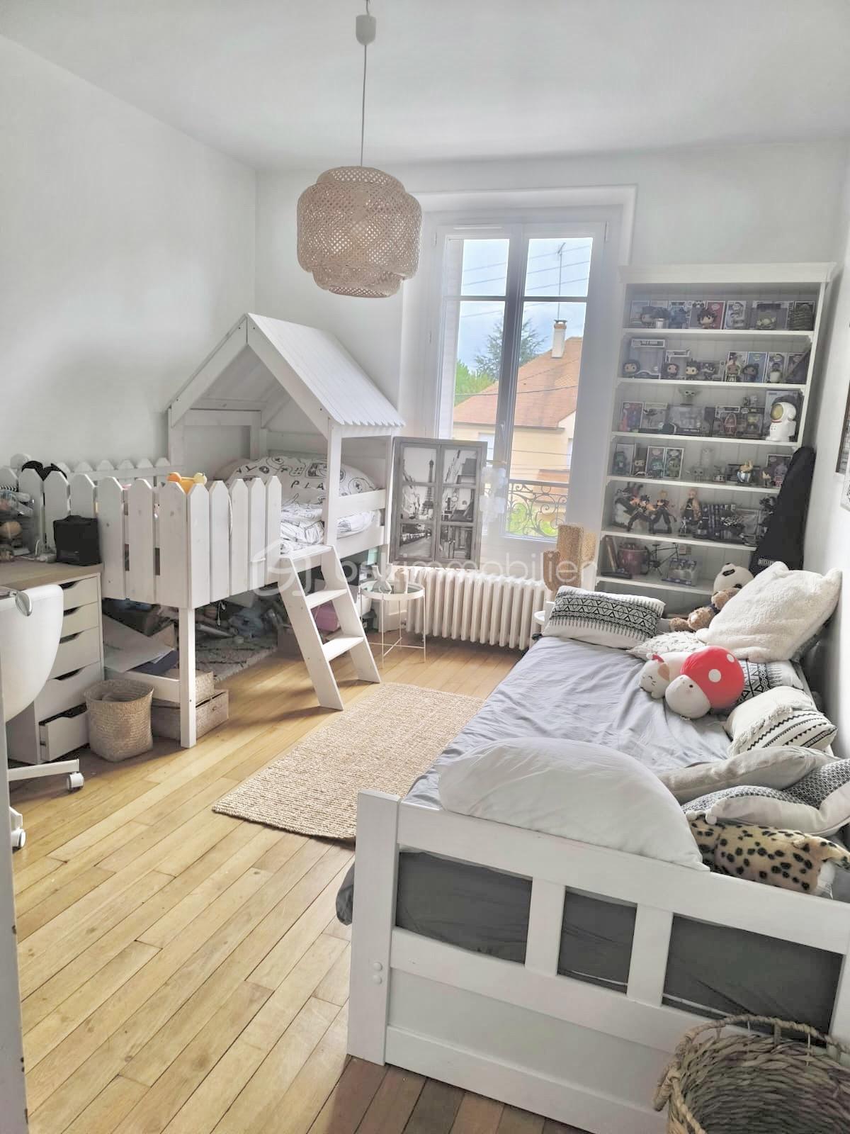 Maison de 160 m² - 515008cd-d452-40ee-bfb9-3179c4a38e5d.jpg