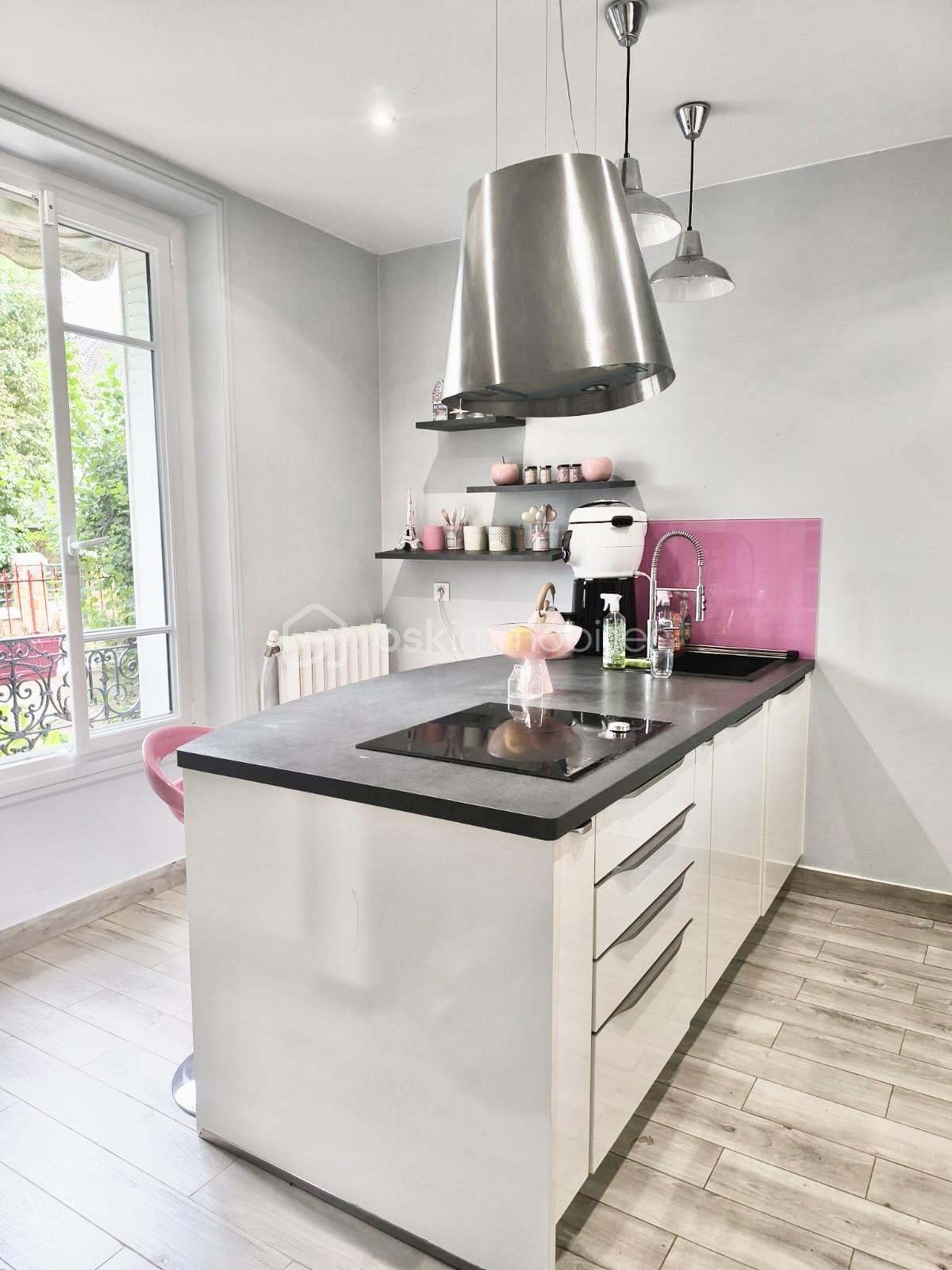 Maison de 160 m² - 1720a966-12ce-4b6e-bdc8-8d7a0bcece09 2.jpg