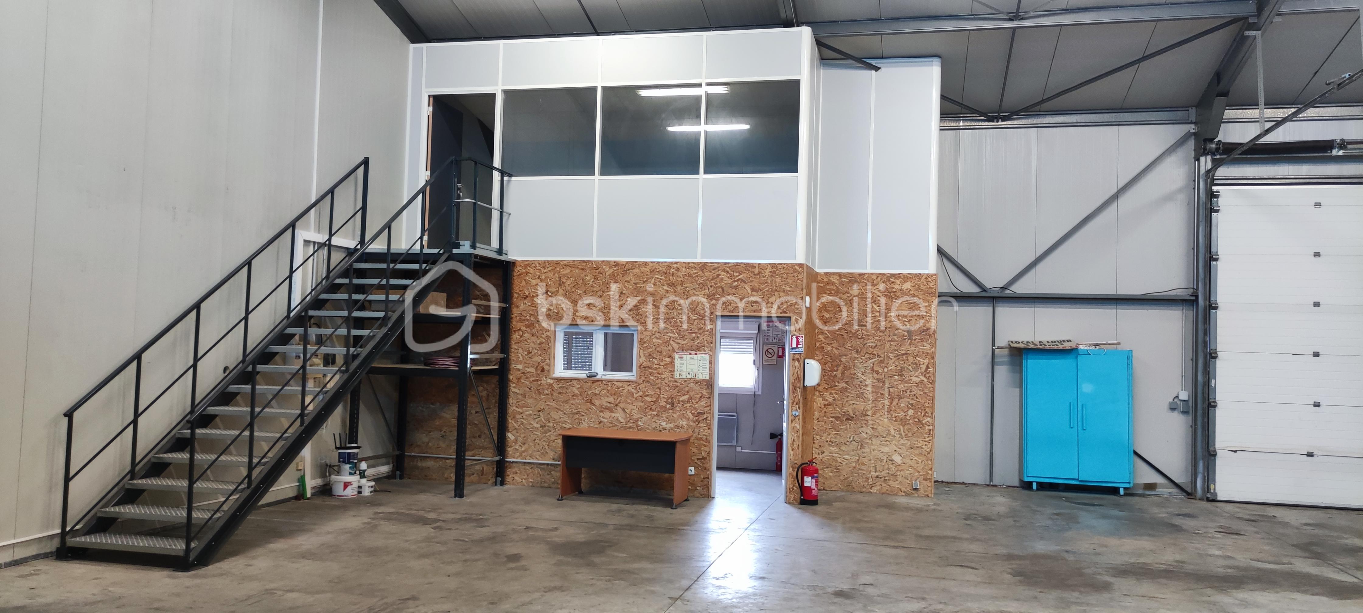 Local commercial de 450 m² - 1701329806740.jpg