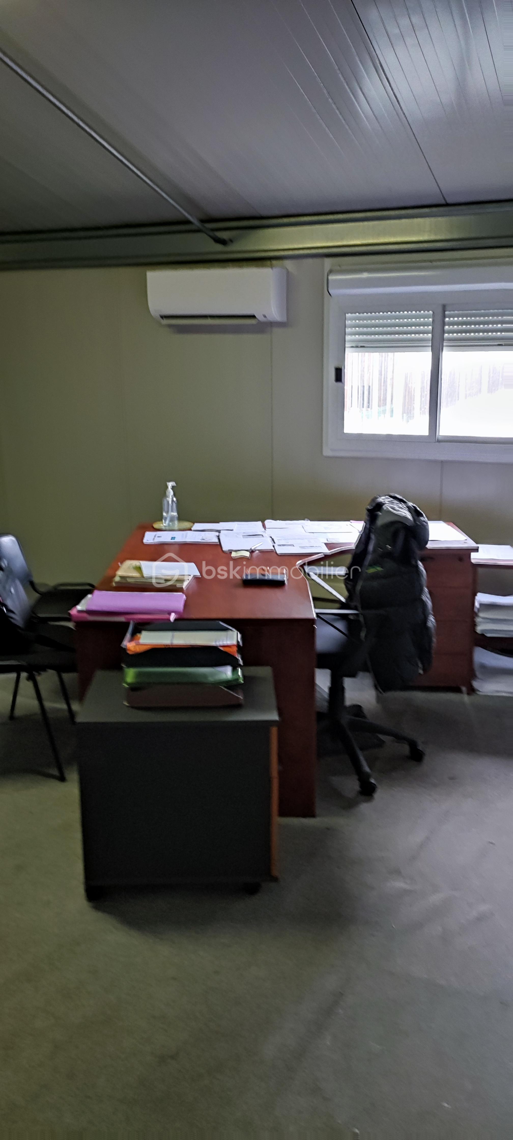 Local commercial de 450 m² - 1701329860299.jpg