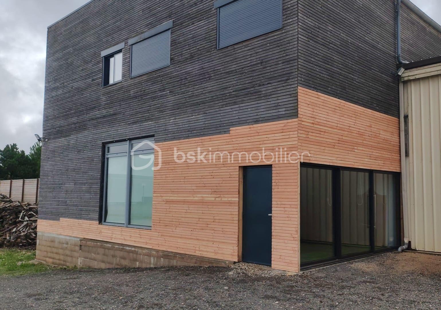 Local d activites de 820 m² - 1dbc87d8-fc7b-462a-a45f-d2a1423b59f9.JPG