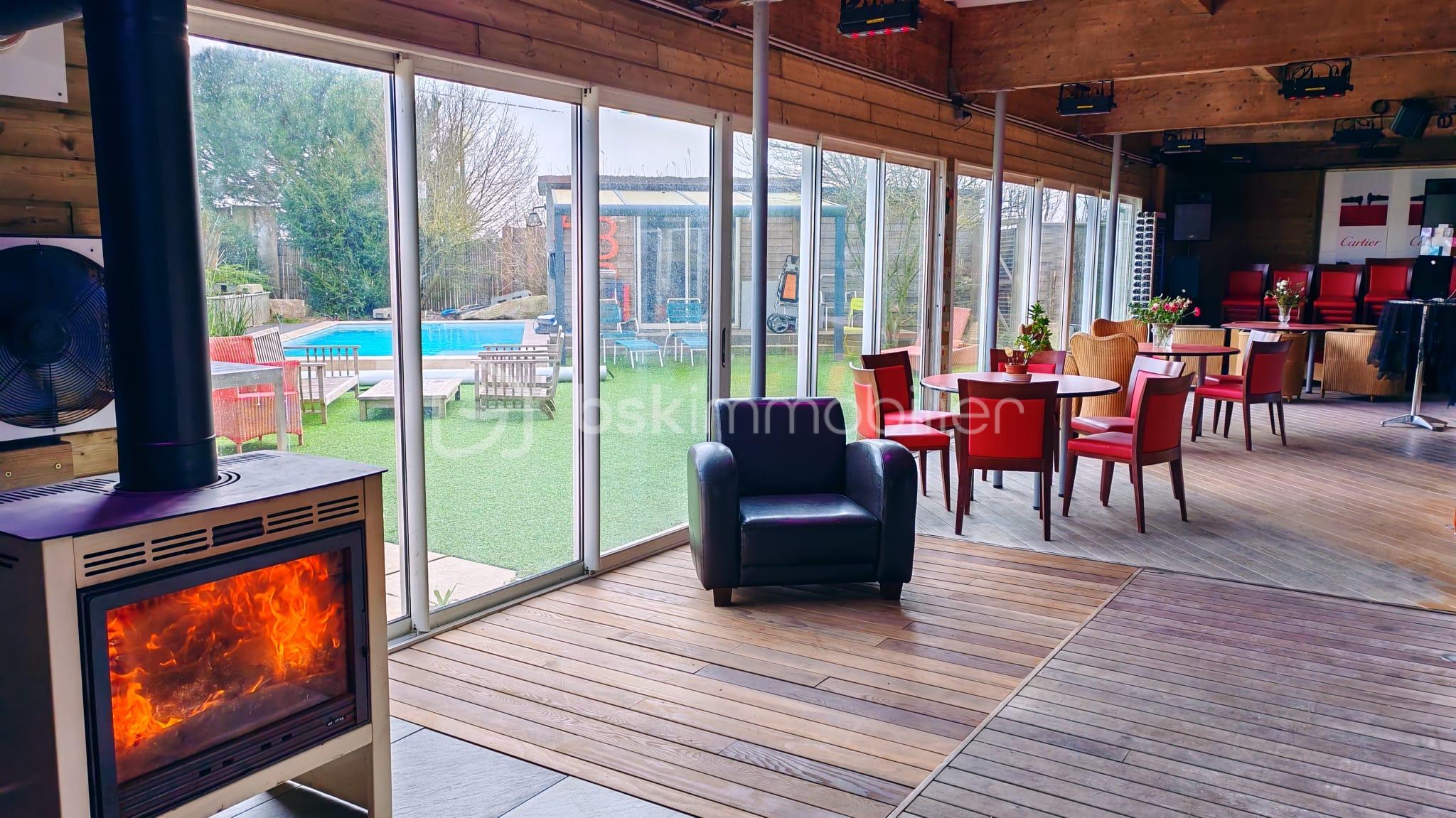 Local d activites de 820 m² - 63c579b3-4429-41a0-b1dd-4f3ed16b7ece.JPG