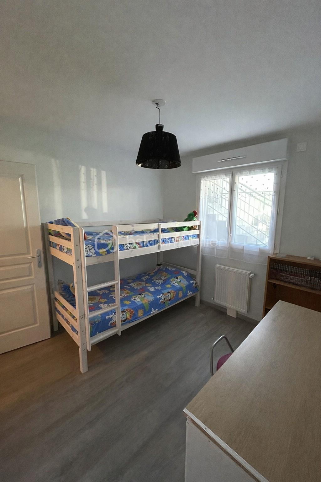 chambre avec placard 2.jpeg
