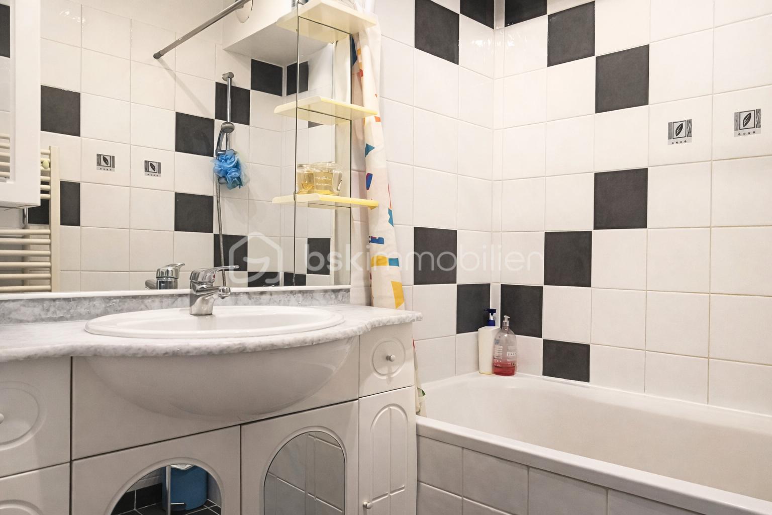 Appartement de 48 m² - 7 SDB.png