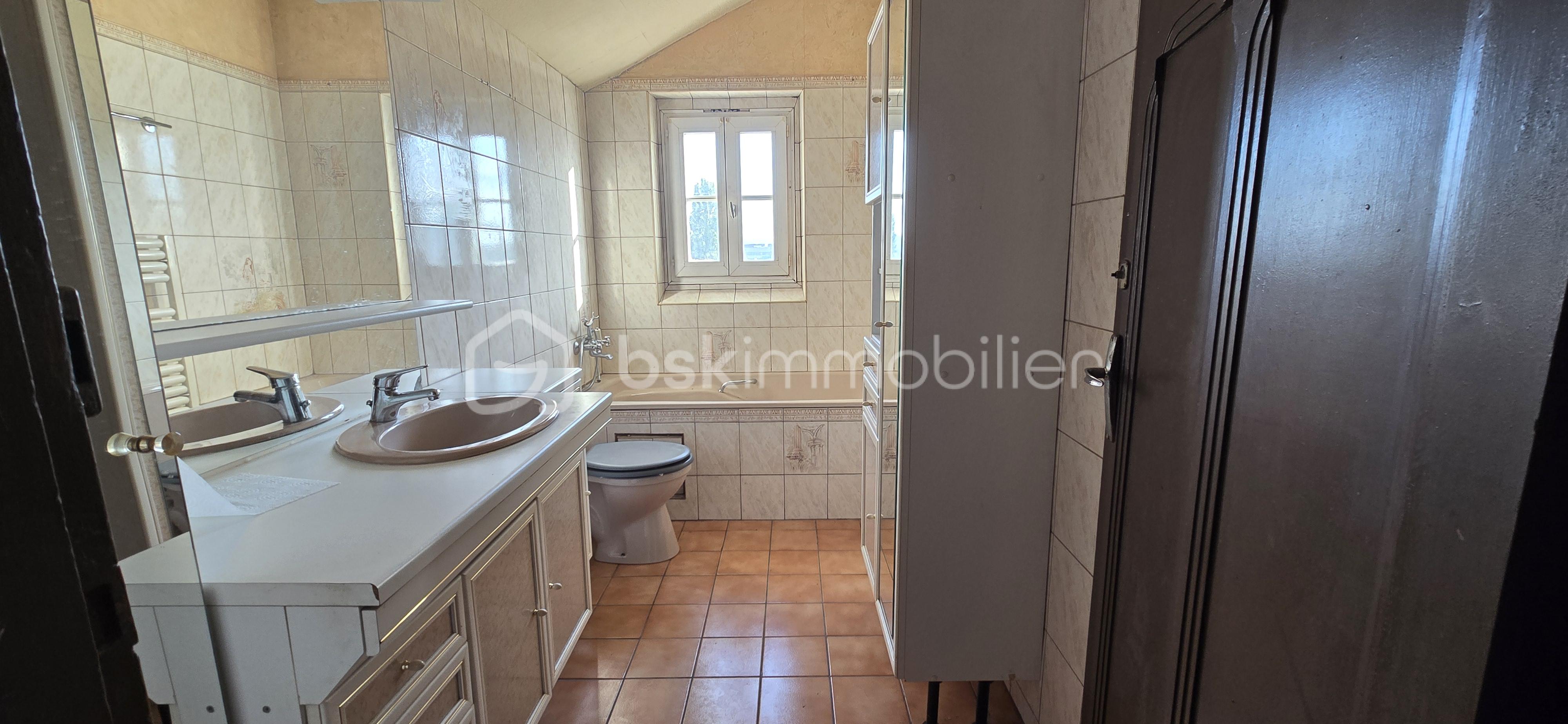 Maison de 384 m² - 20251002_094342.jpg