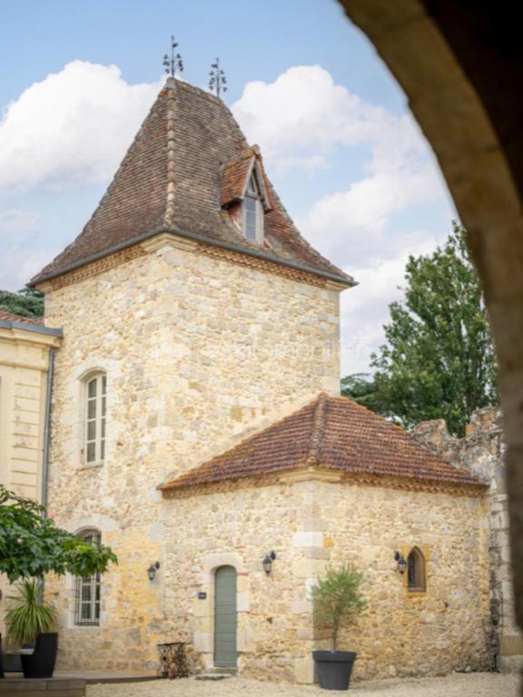 chateau_vente_gers_maison_de_famielle_belle_maison_condom_lectoure_gites  (2).jpg