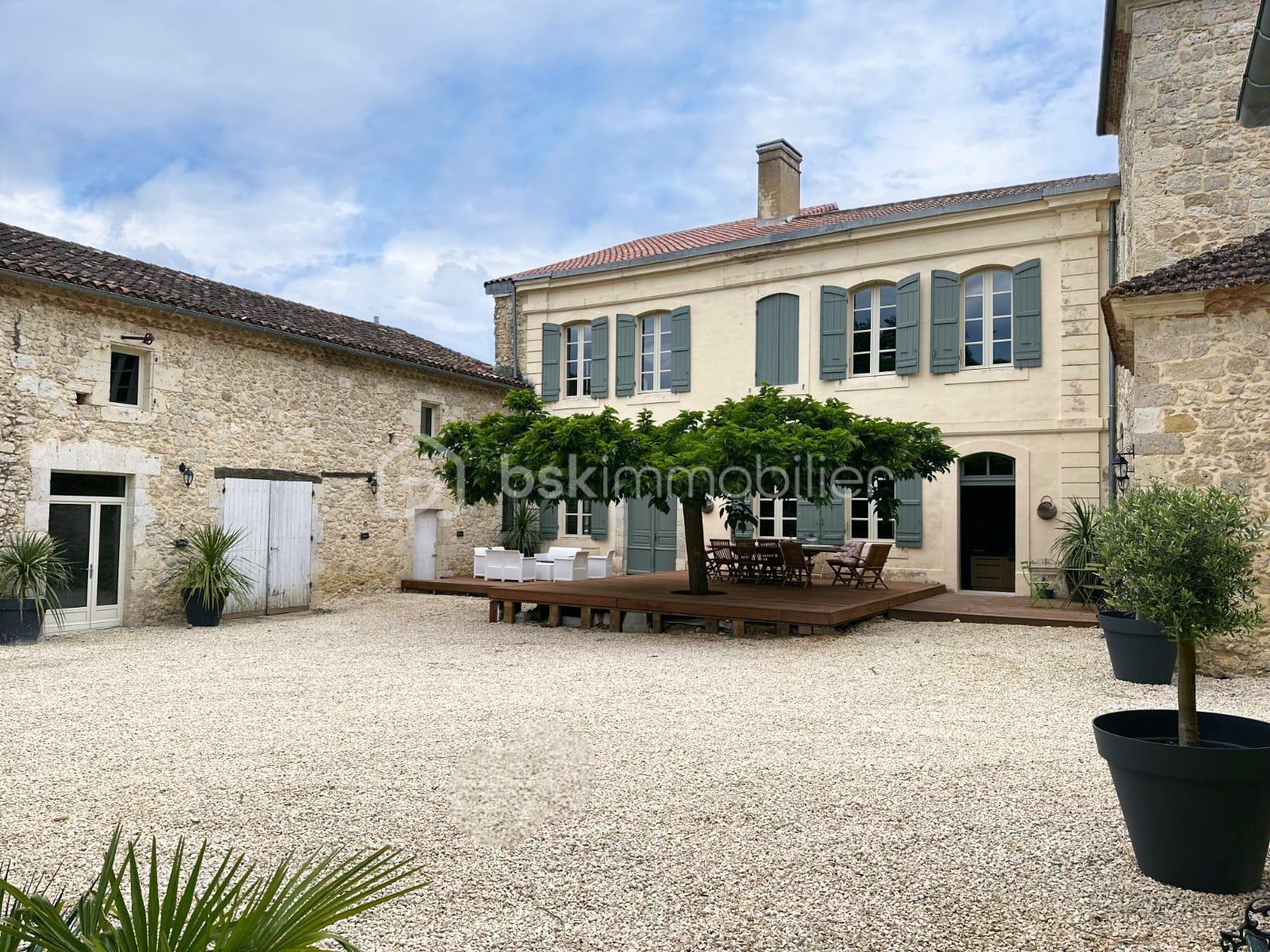 chateau_vente_gers_maison_de_famielle_belle_maison_condom_lectoure_gites  (1).jpeg