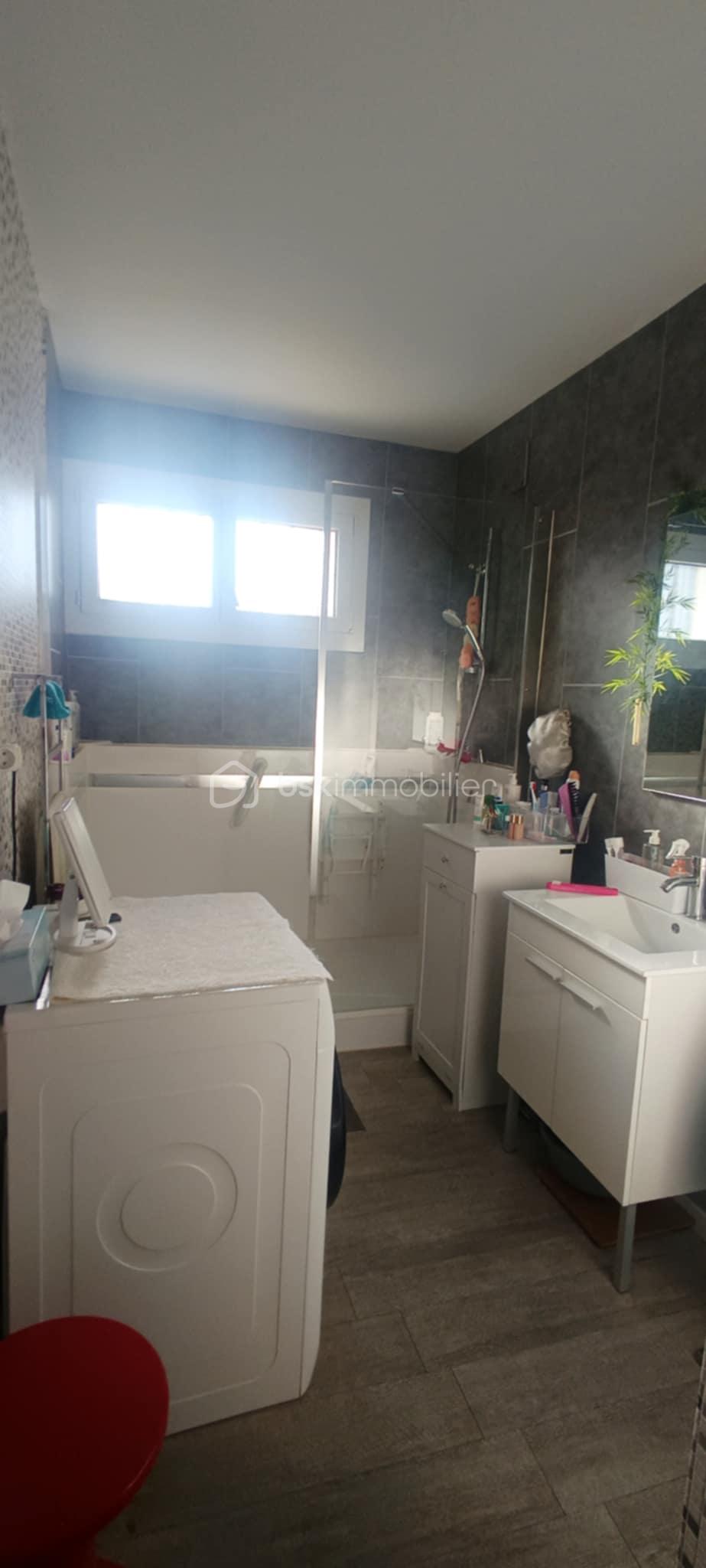 Appartement de 70,71 m² - ad41e362-2ba8-42b0-bcc2-5069e3763206.jpg