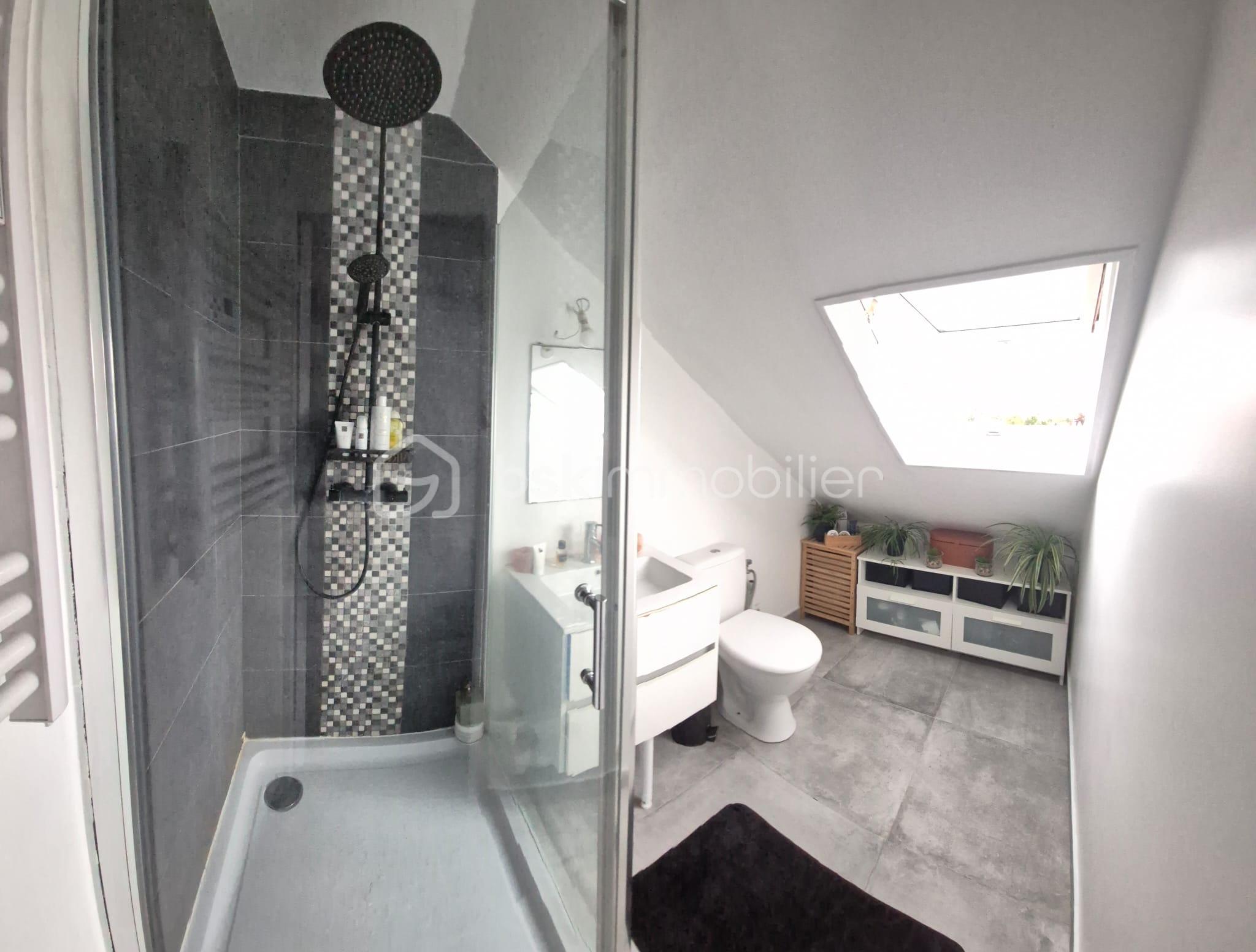 Maison de ville de 95 m² - IMG-20241113-WA0014.jpg