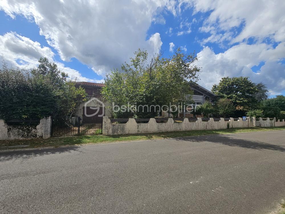 Maison 6 pièces 120 m² · à Saint-Pierre-du-Mont · 120 m² · 190 000 €