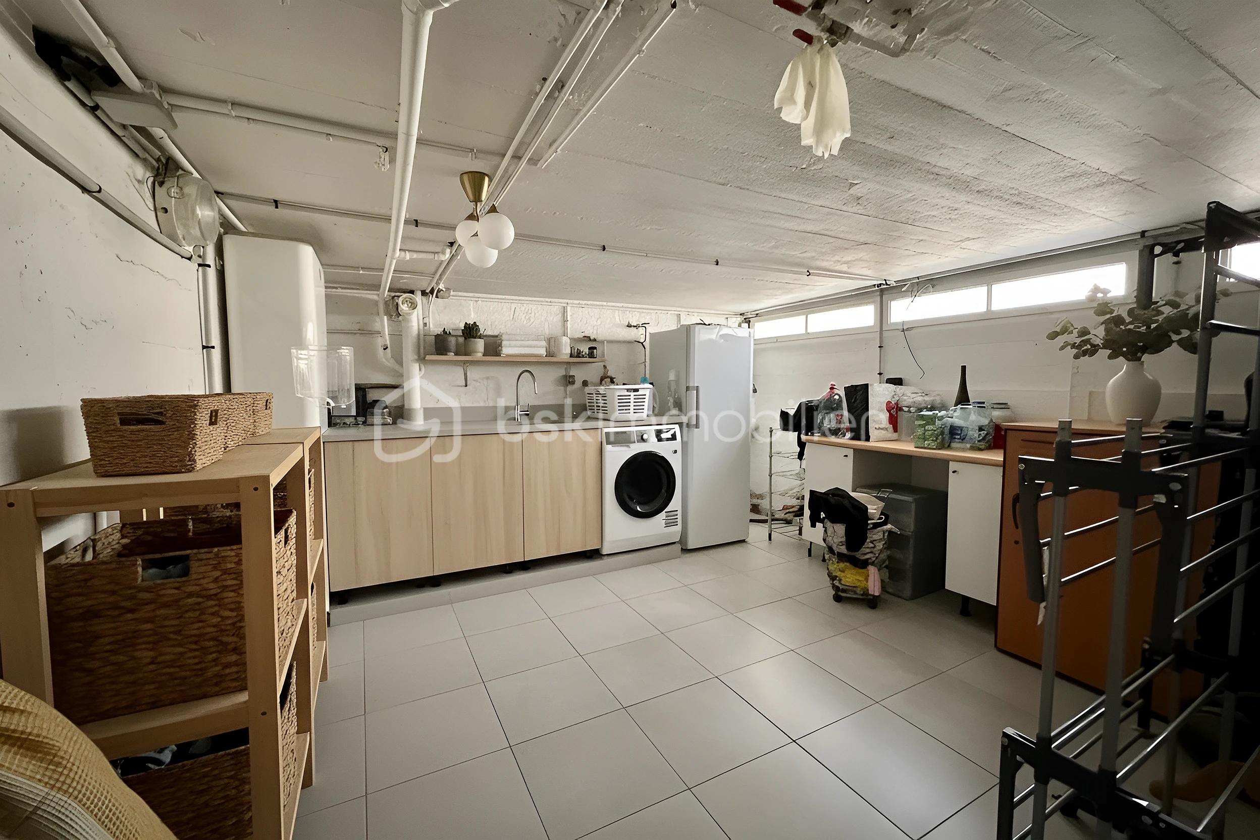 hoqi-a33946f9049f436cbb1b3ffa42be20f6.jpg