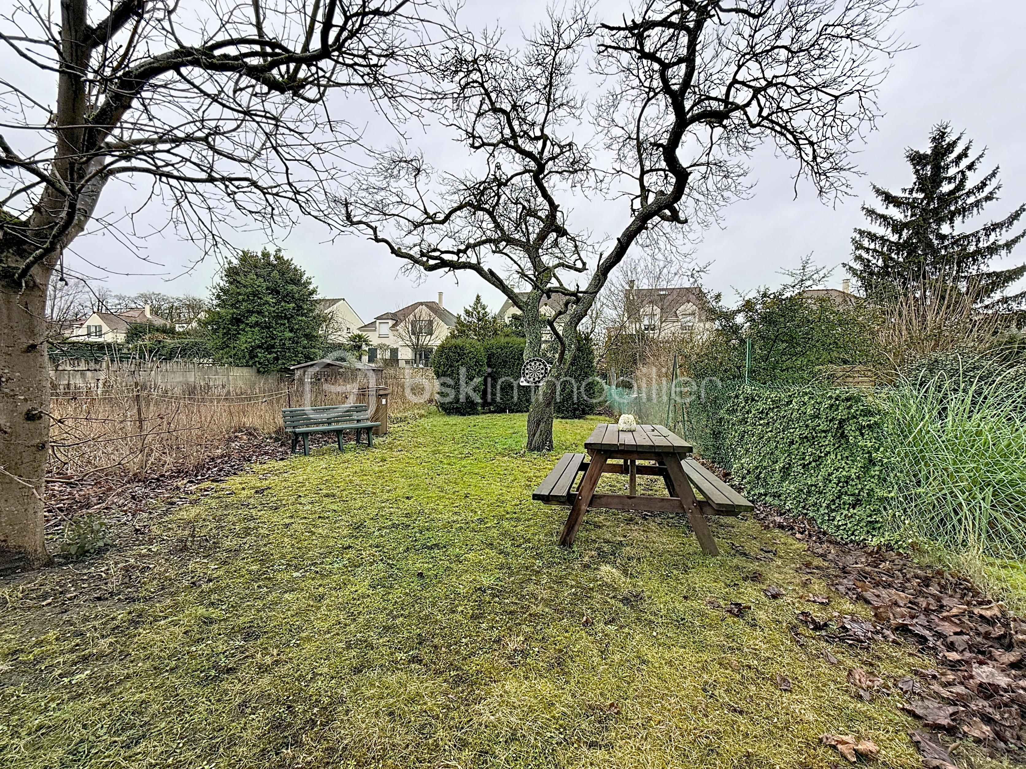 Maison de 100 m² - jardin-vue3.jpg