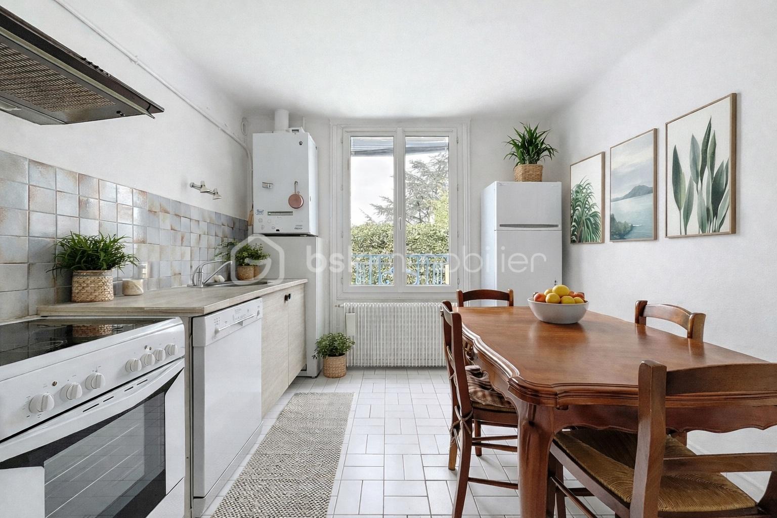 Maison de 100 m² - cuisine coin repas.jpg