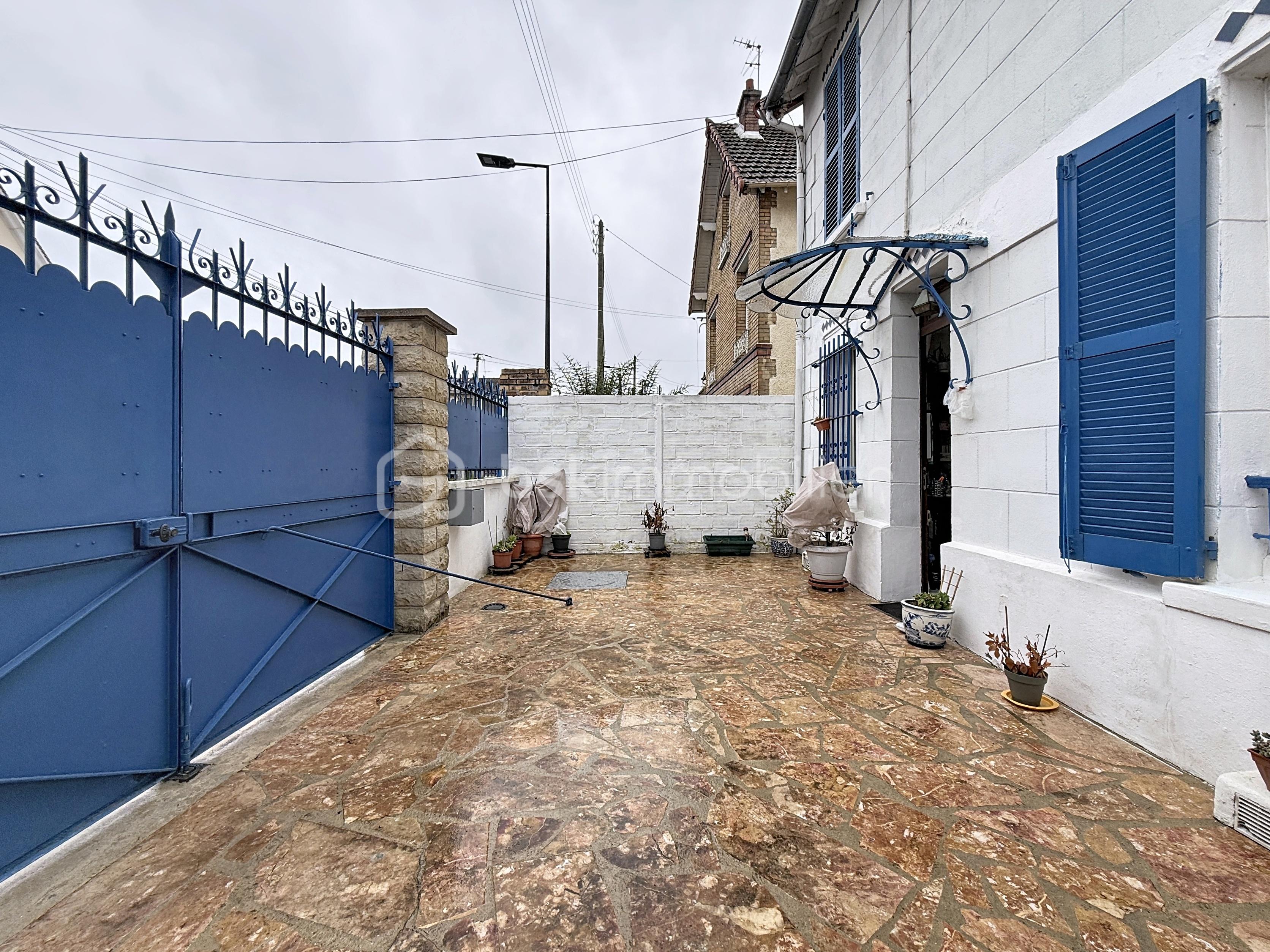 Maison de 100 m² - terrasse-cote est-vue3.jpg