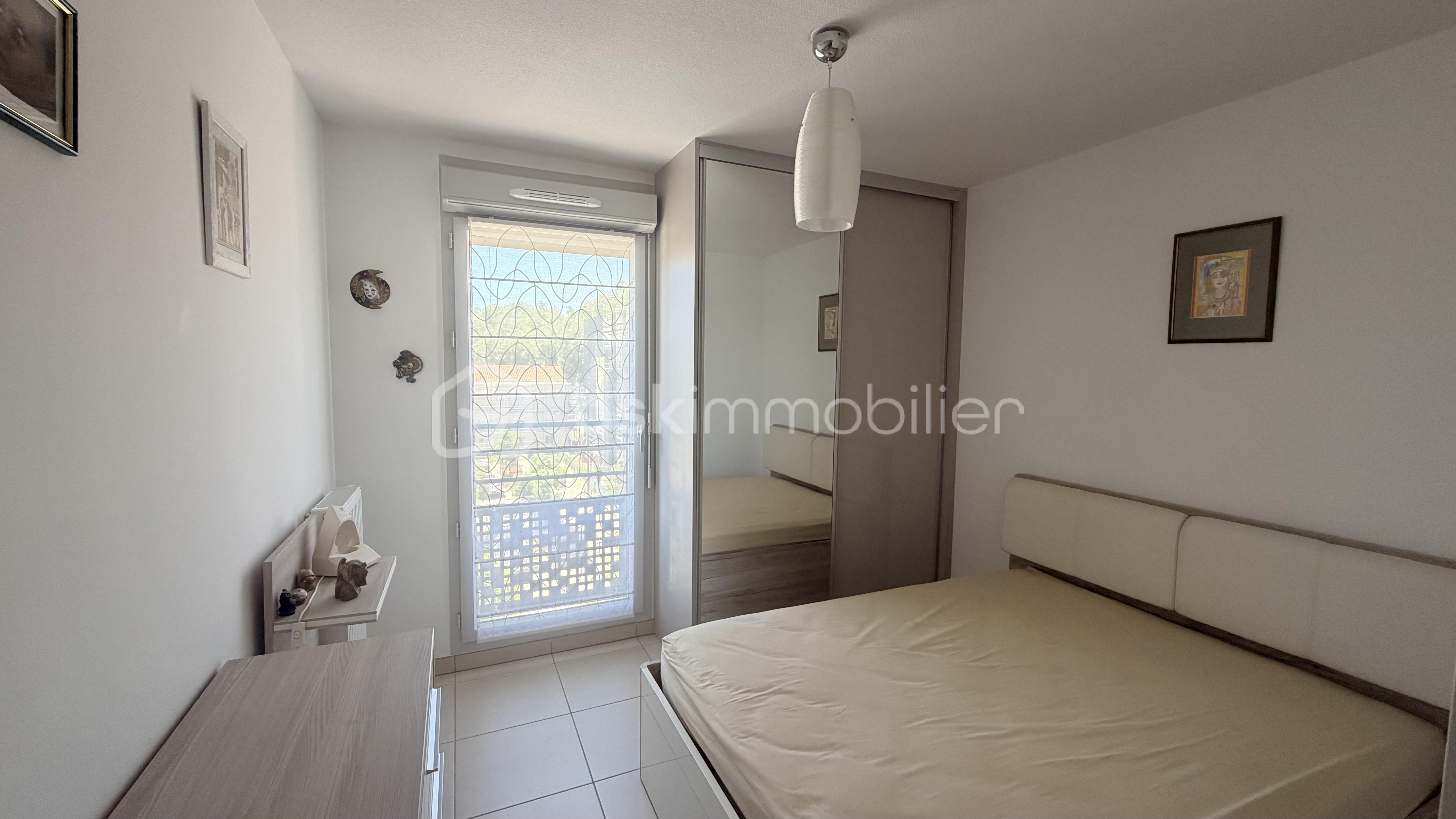 Chambre 2 face a la fenetre.jpg
