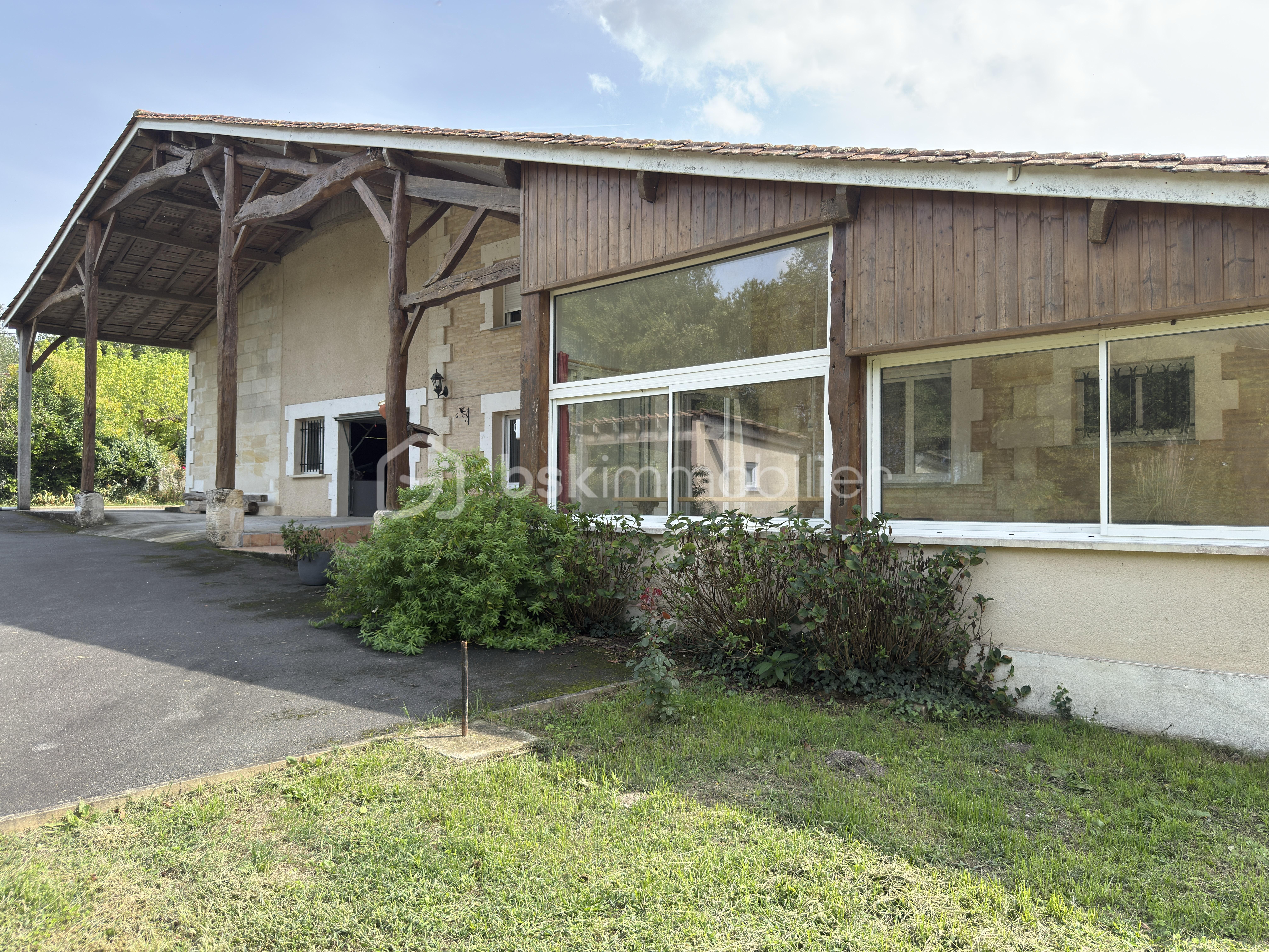 Maison de 145 m² - 0 Façade arrière.jpeg