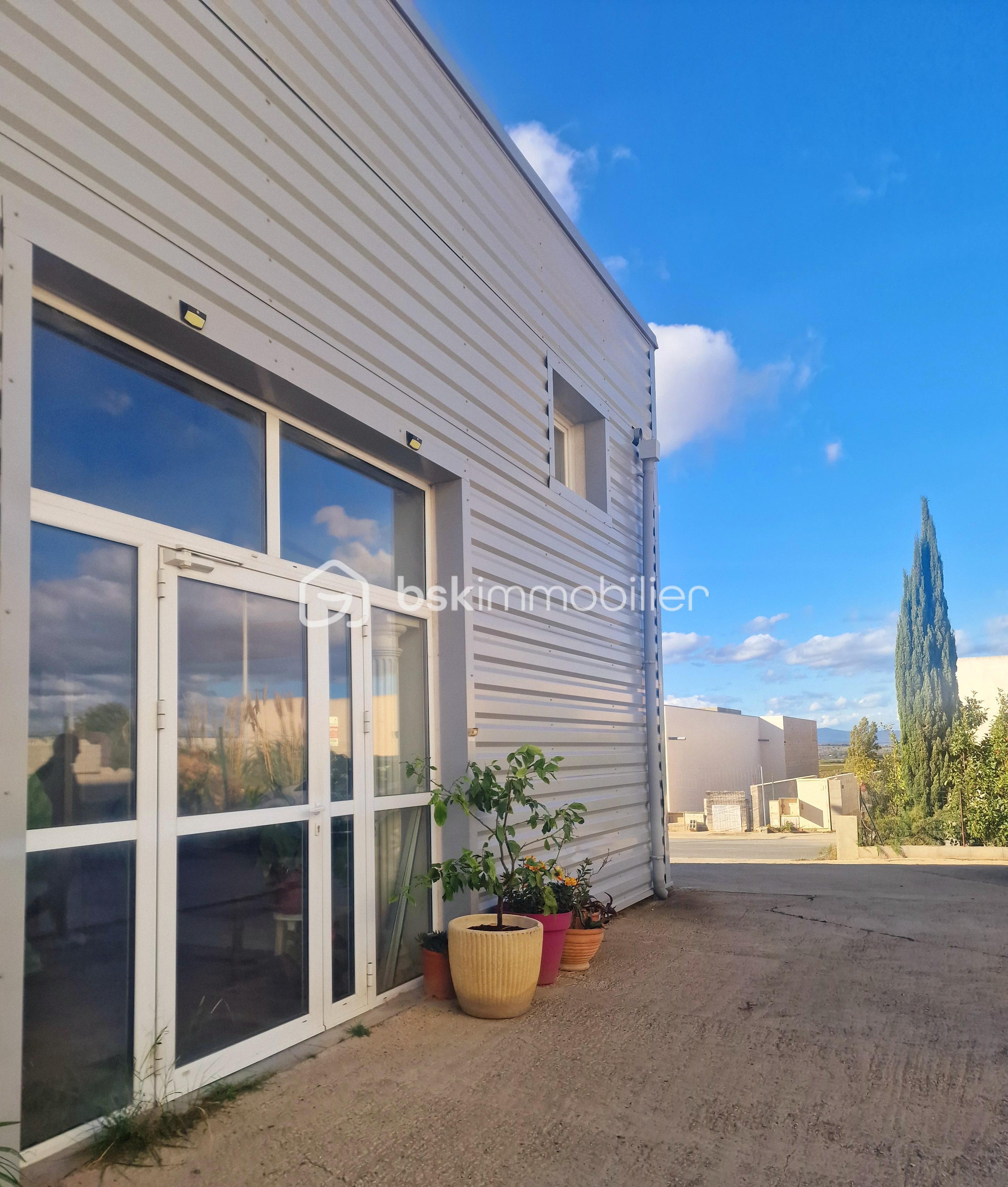 Local d activites de 280 m² - NkiFXsUmVlvbbRZKEmHmmwPp3waHOZQUOhZRT88j-branded.jpg