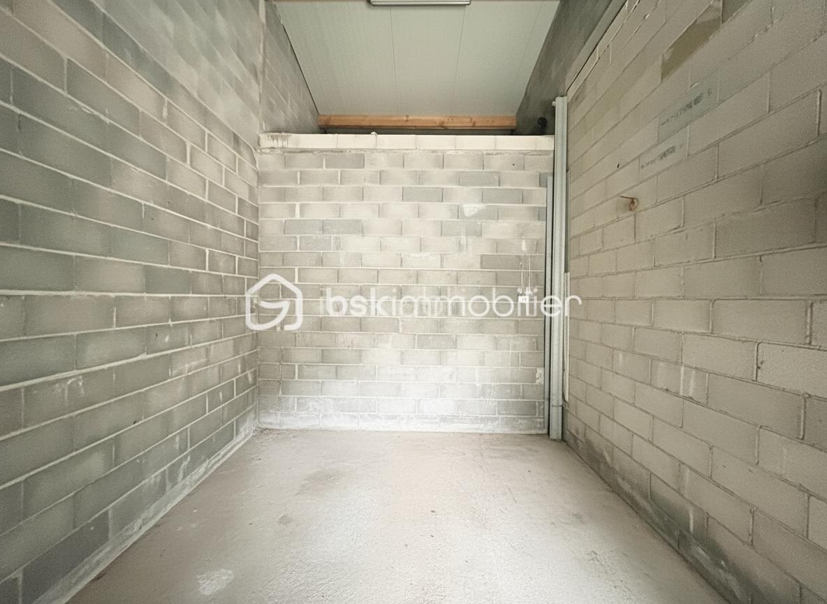 Local d activites de 280 m² - icVSyDKVTuoVXZKx3I7qq6nz0Hy0W71egF69MTAA-branded.jpg