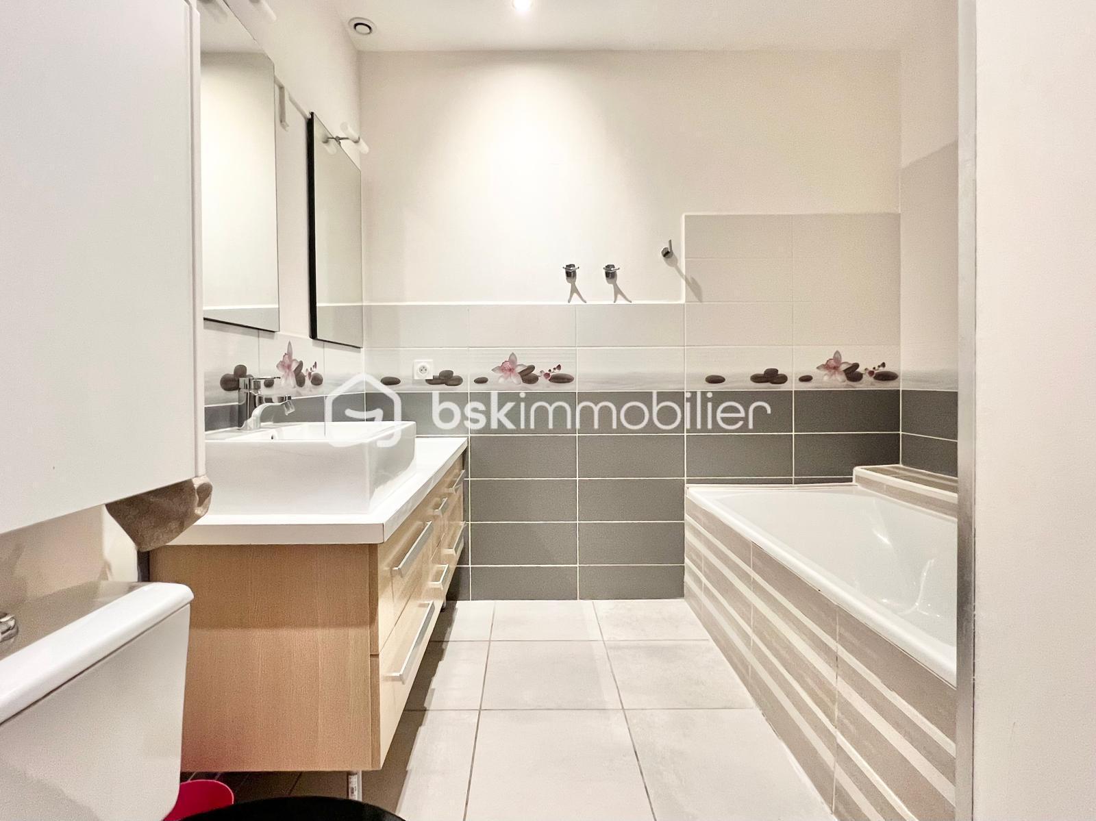 Local d activites de 280 m² - h2sicAG0YRxTvrfZ7OX8OsOC7qzDfSX608Mj4AKJ-branded.jpg