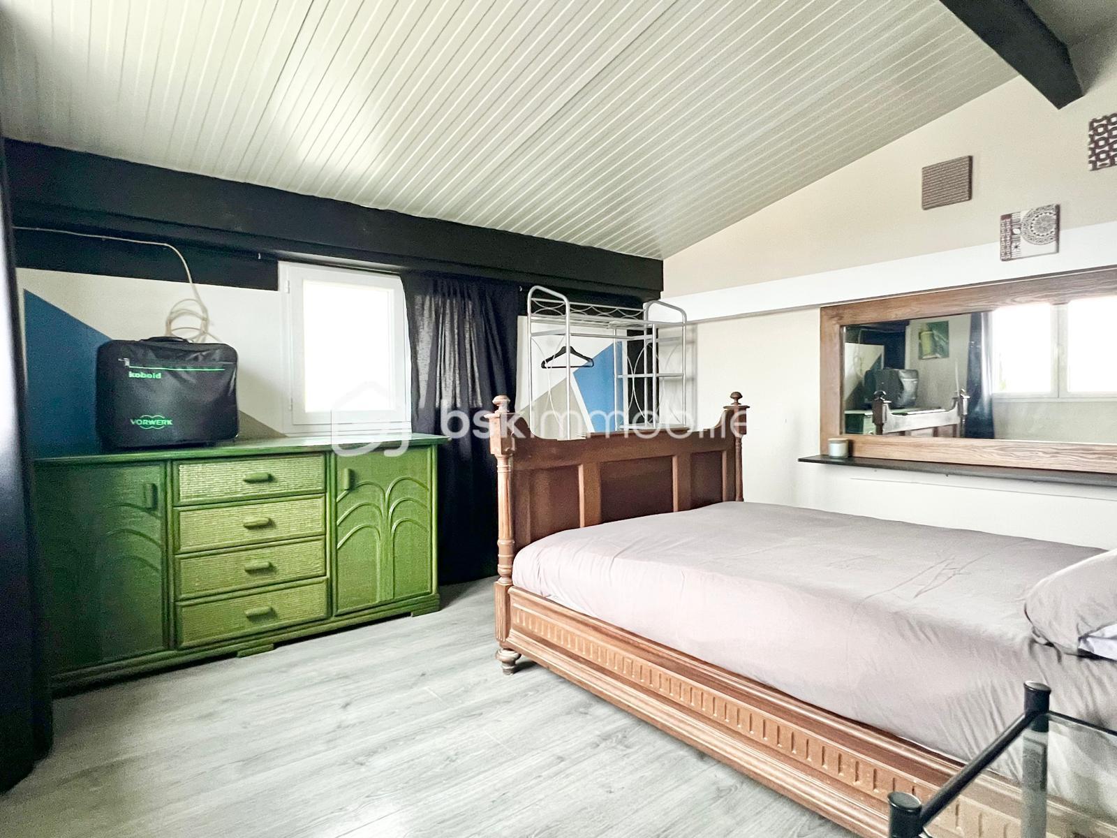 Local d activites de 280 m² - Ynp4YM7EATQ8NYmS3dYUNbES2igsD1yLQ30W2Ct5-branded.jpg