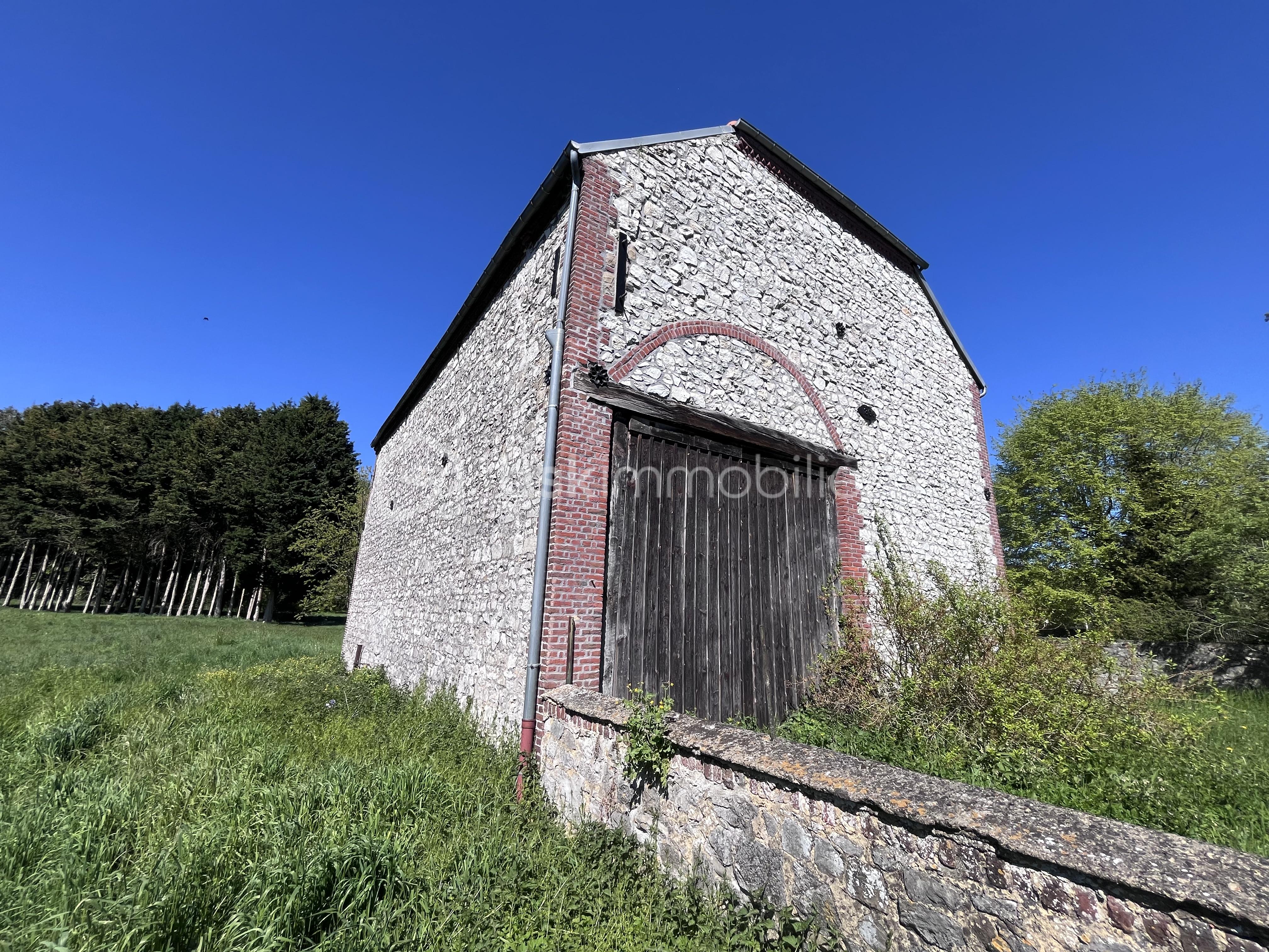 Grange exterieur.jpeg