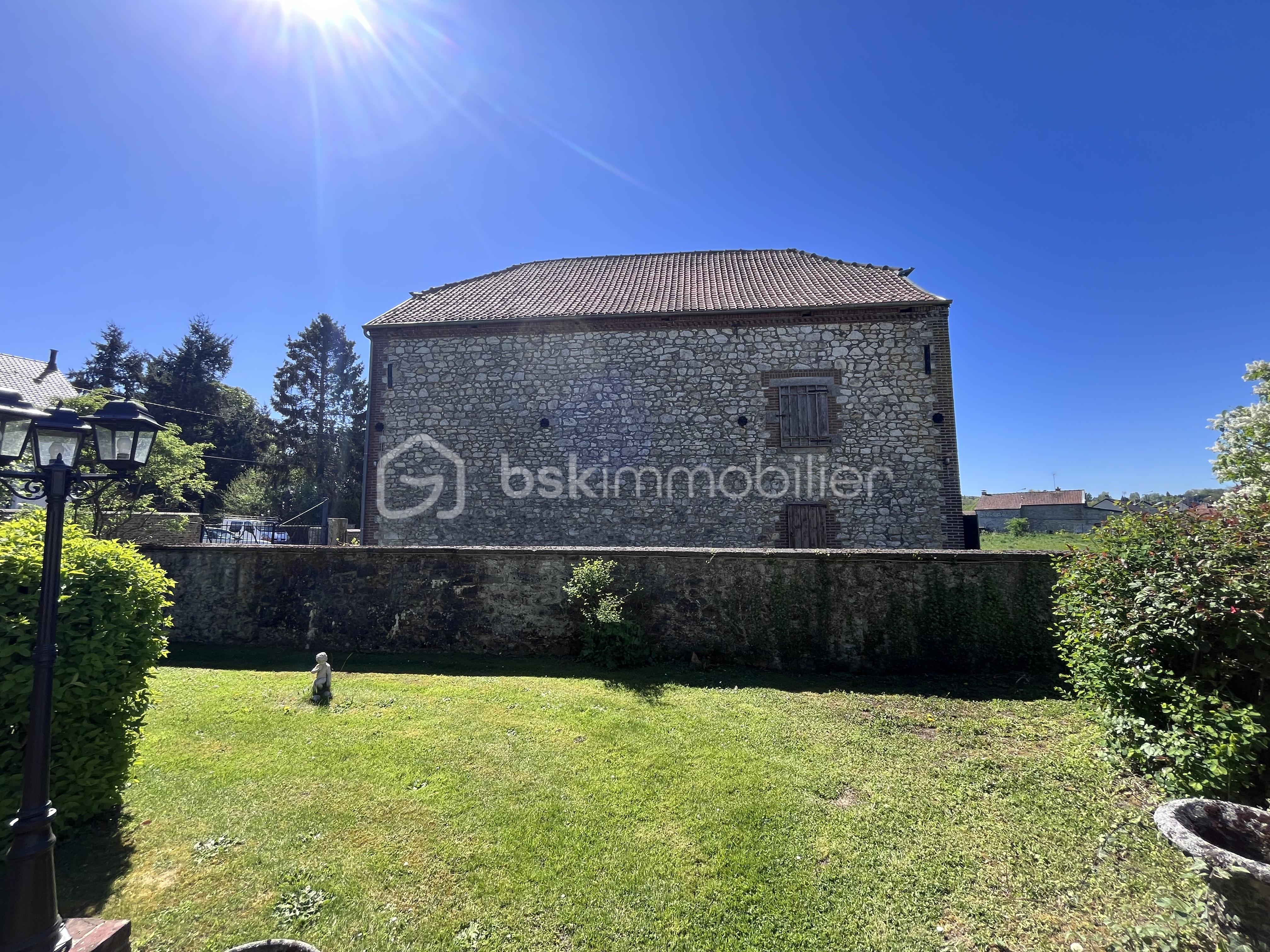 Grange Côté maison.jpeg