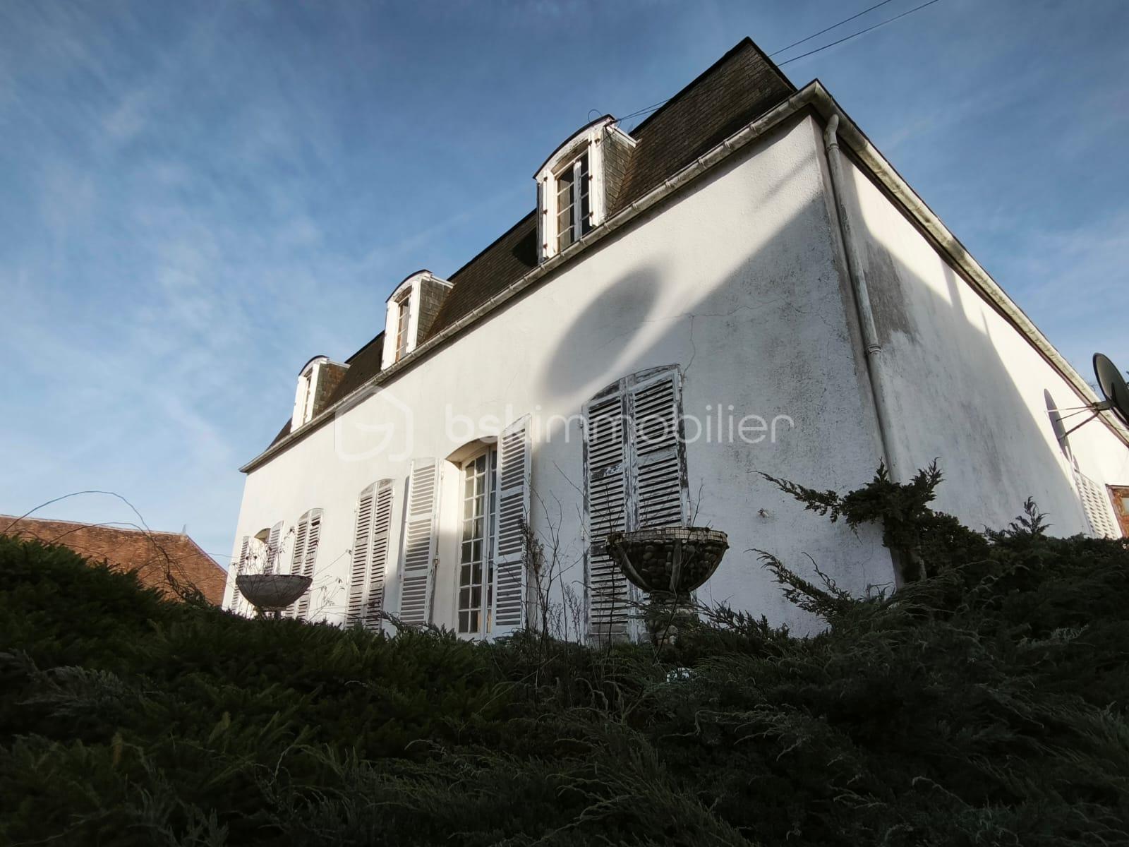 Maison de maitre de 317,97 m² - Photo 2.jpeg