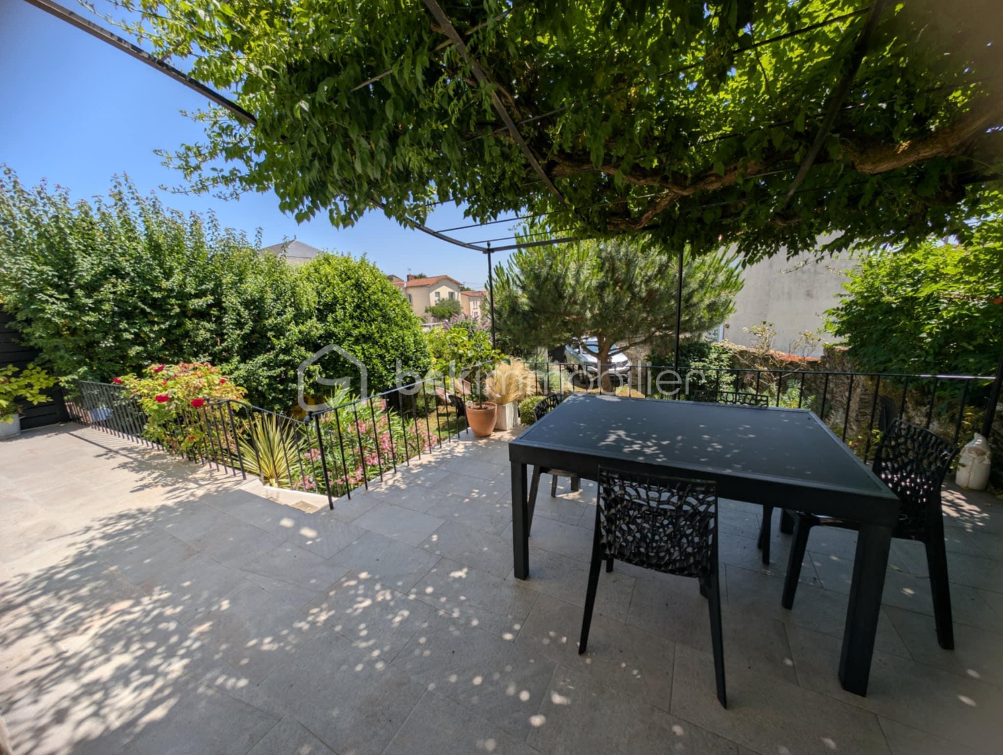Maison de 205 m² - f82b0a77-193f-455b-a6cd-a446aedfa1e4.jpg