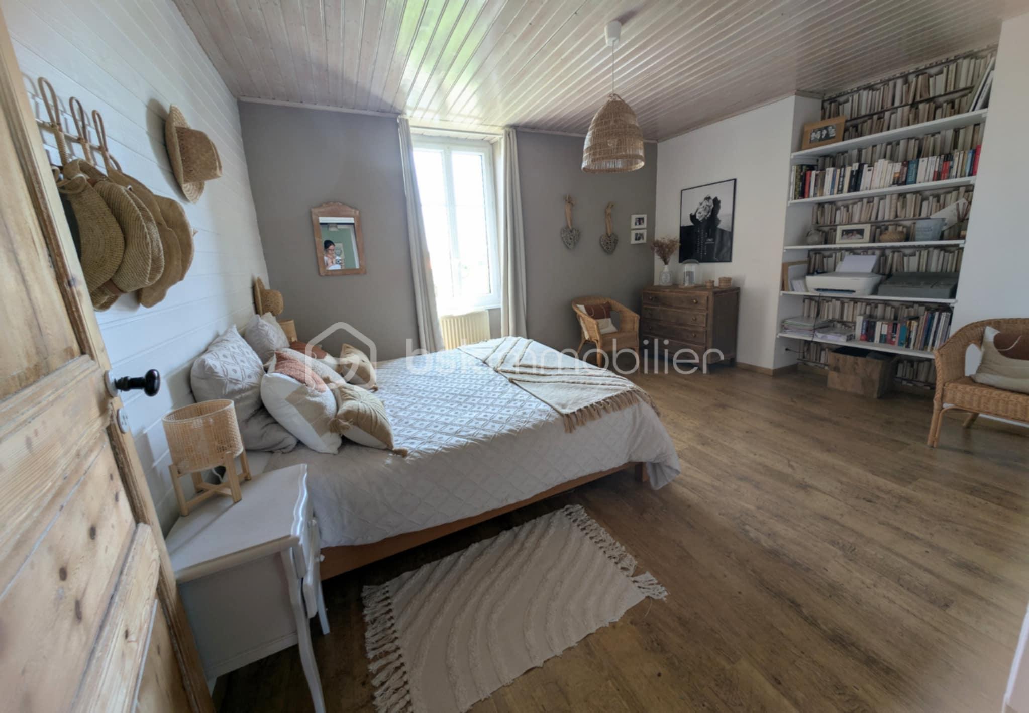 Maison de 205 m² - 2eb17f64-7b83-4563-bfce-00bfd1a24672.jpg