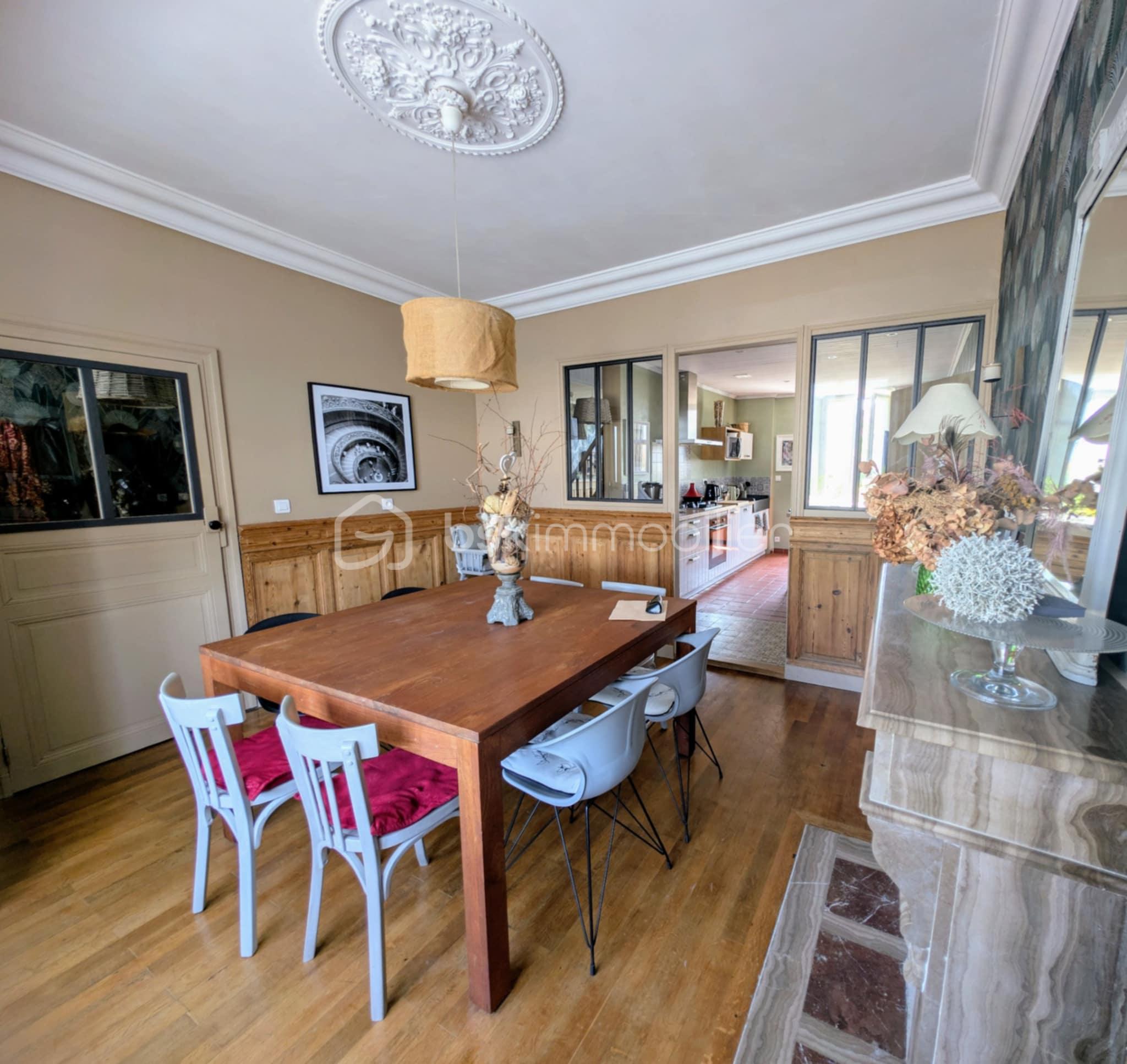 Maison de 205 m² - c6af552f-f8a4-4b79-995d-e4a1e86234af.jpg