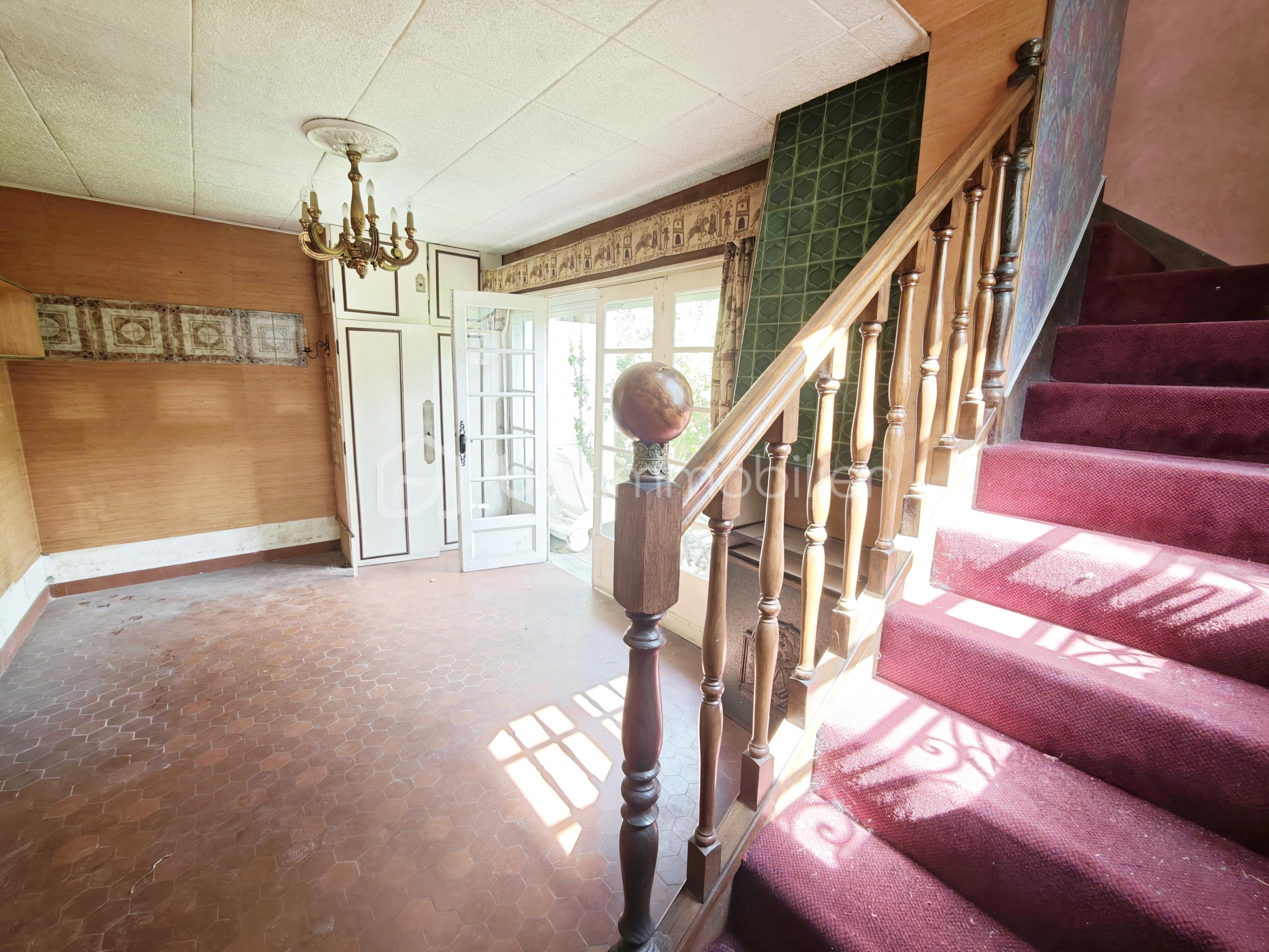 1er escalier coté jardin.jpg