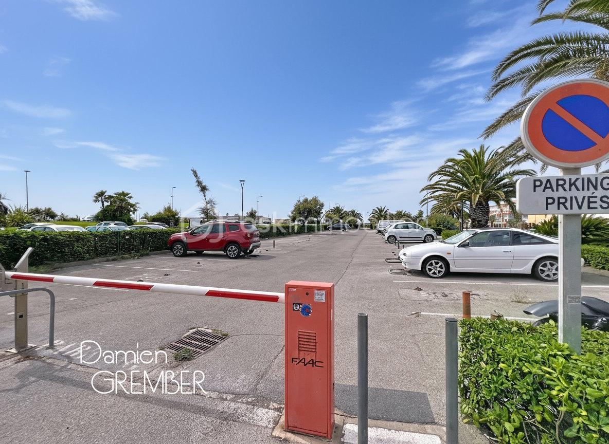 Appartement de 27 m² - Parking.jpg
