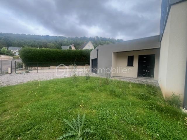 Maison de 150 m² - PERSPECTIVE DEVANT COTE.jpg