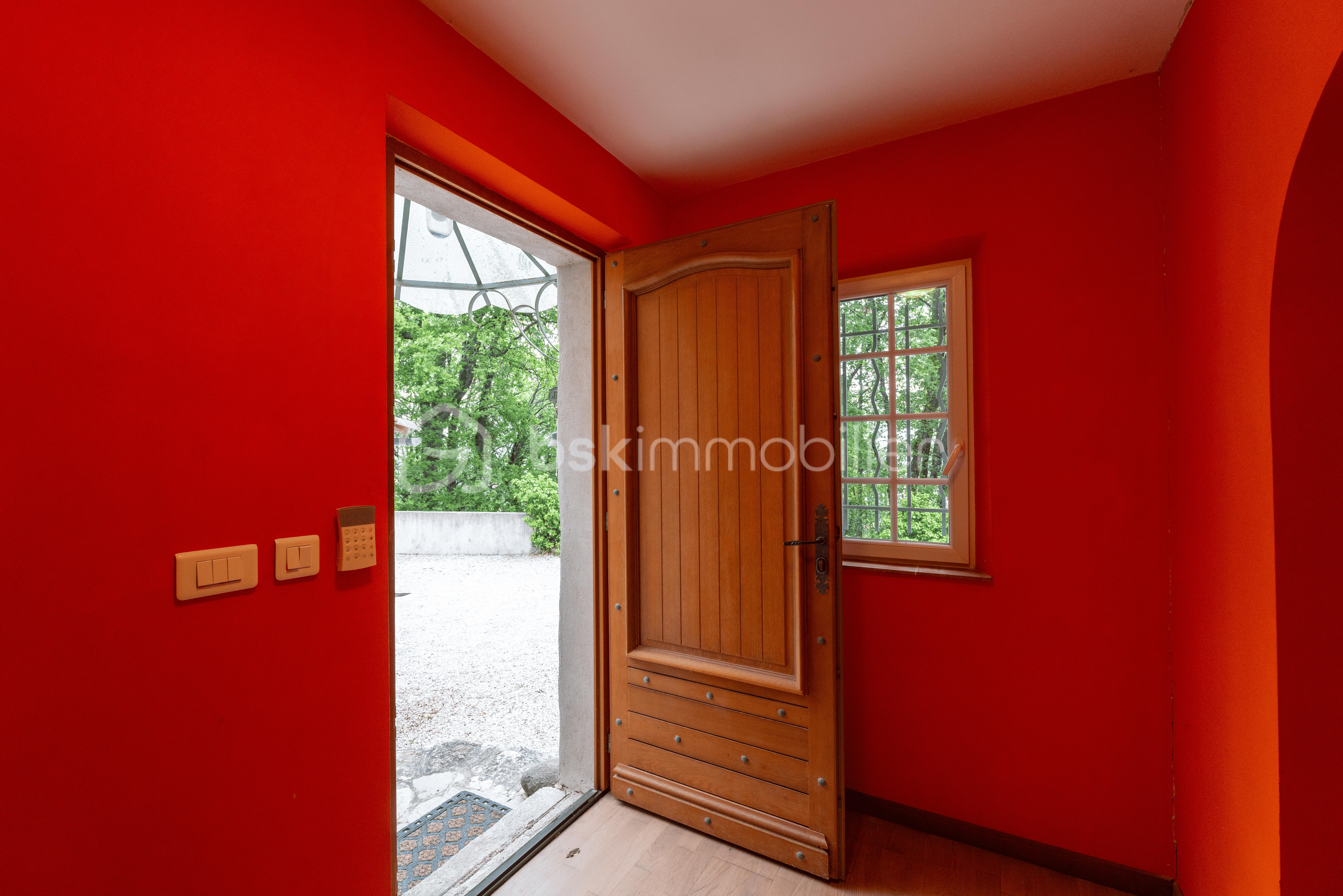 P1046692-HDR.png