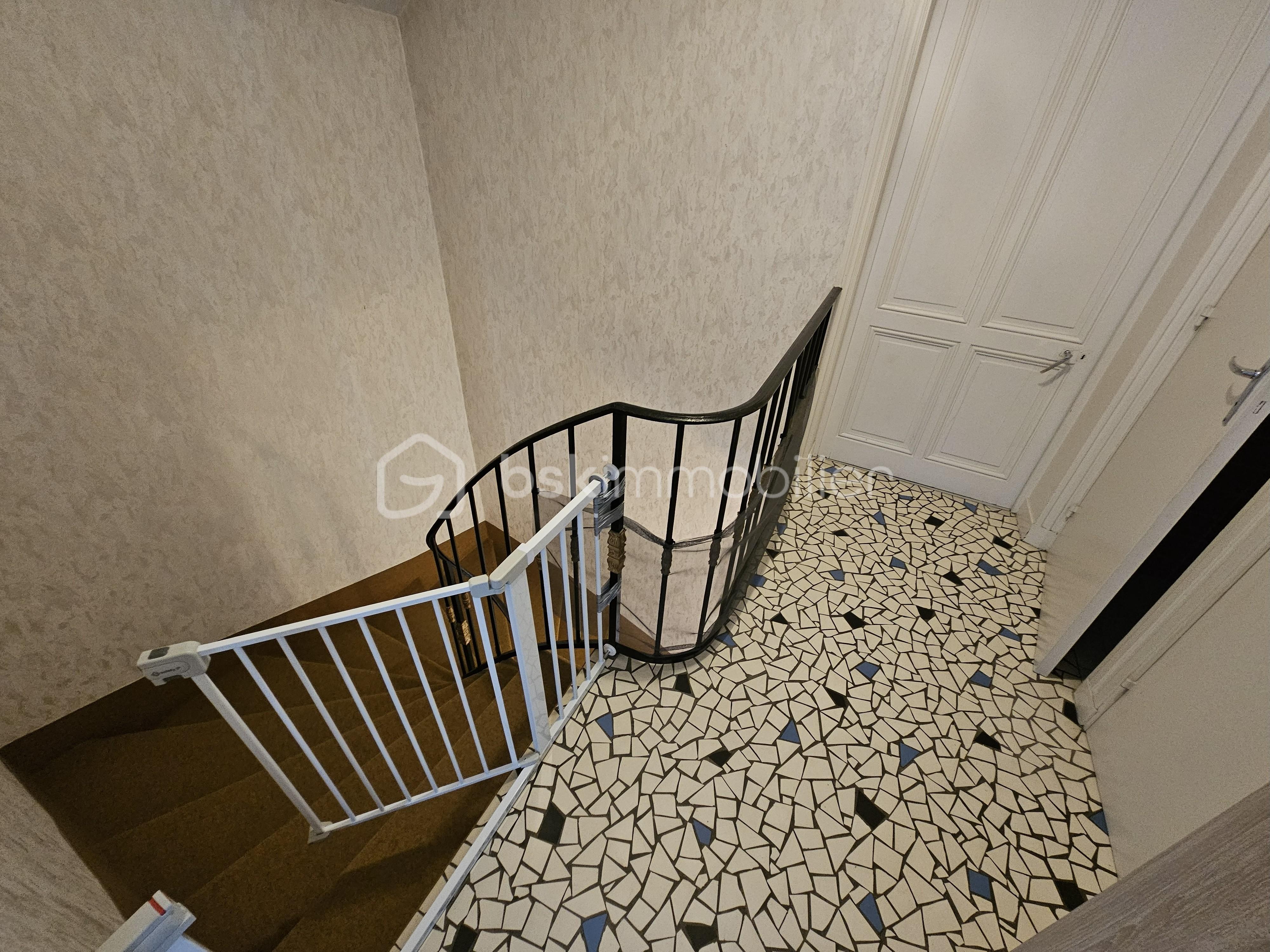 Maison ancienne de 135 m² - Hall etage.jpg