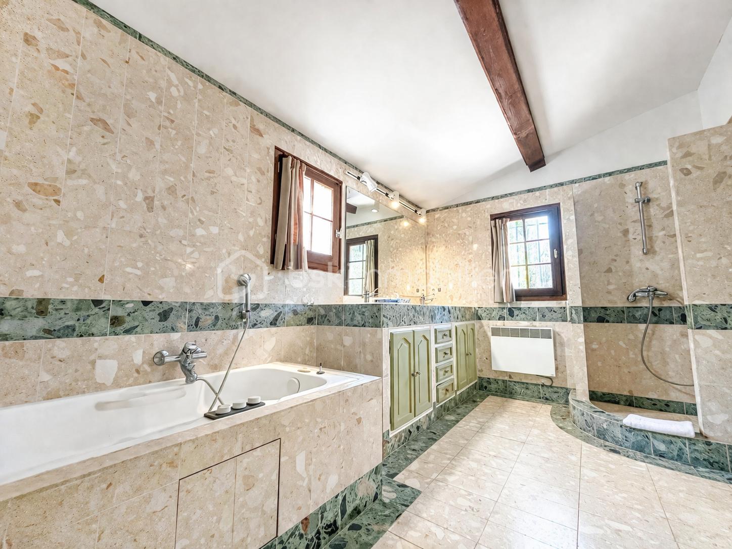 Salle de bains marbre .png
