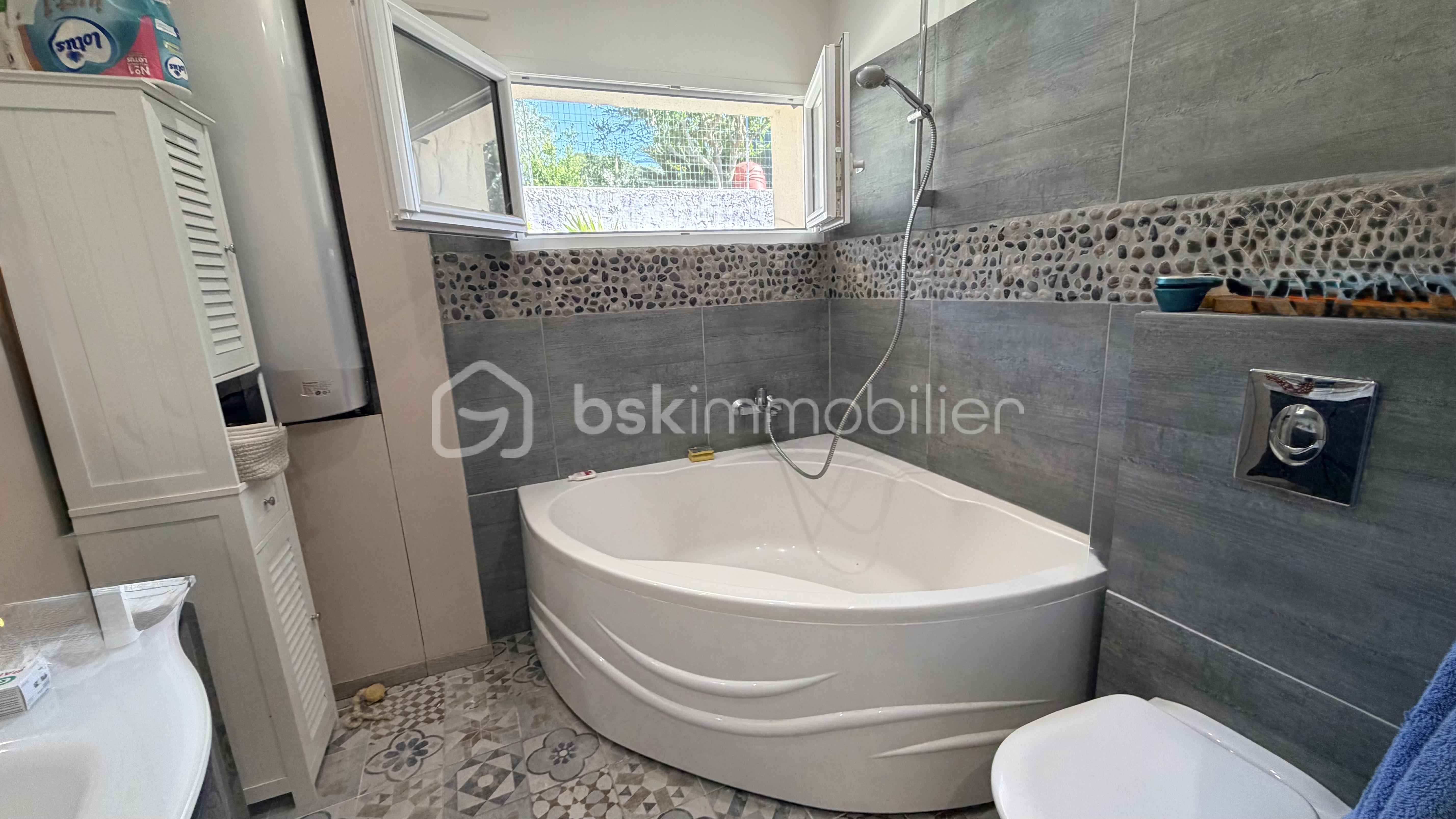 Salle de bain bas.jpg