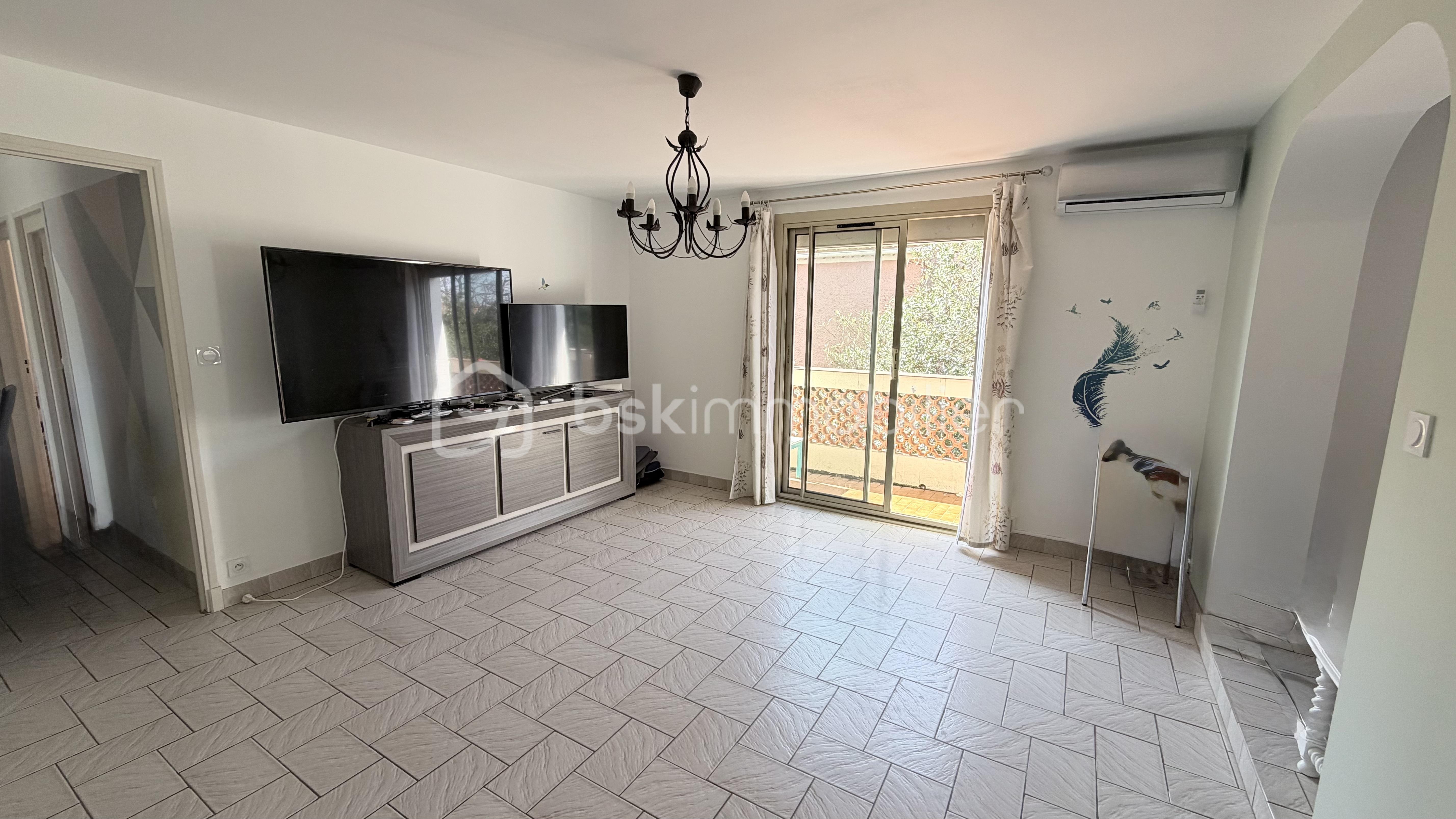 Salle à manger haut.jpg