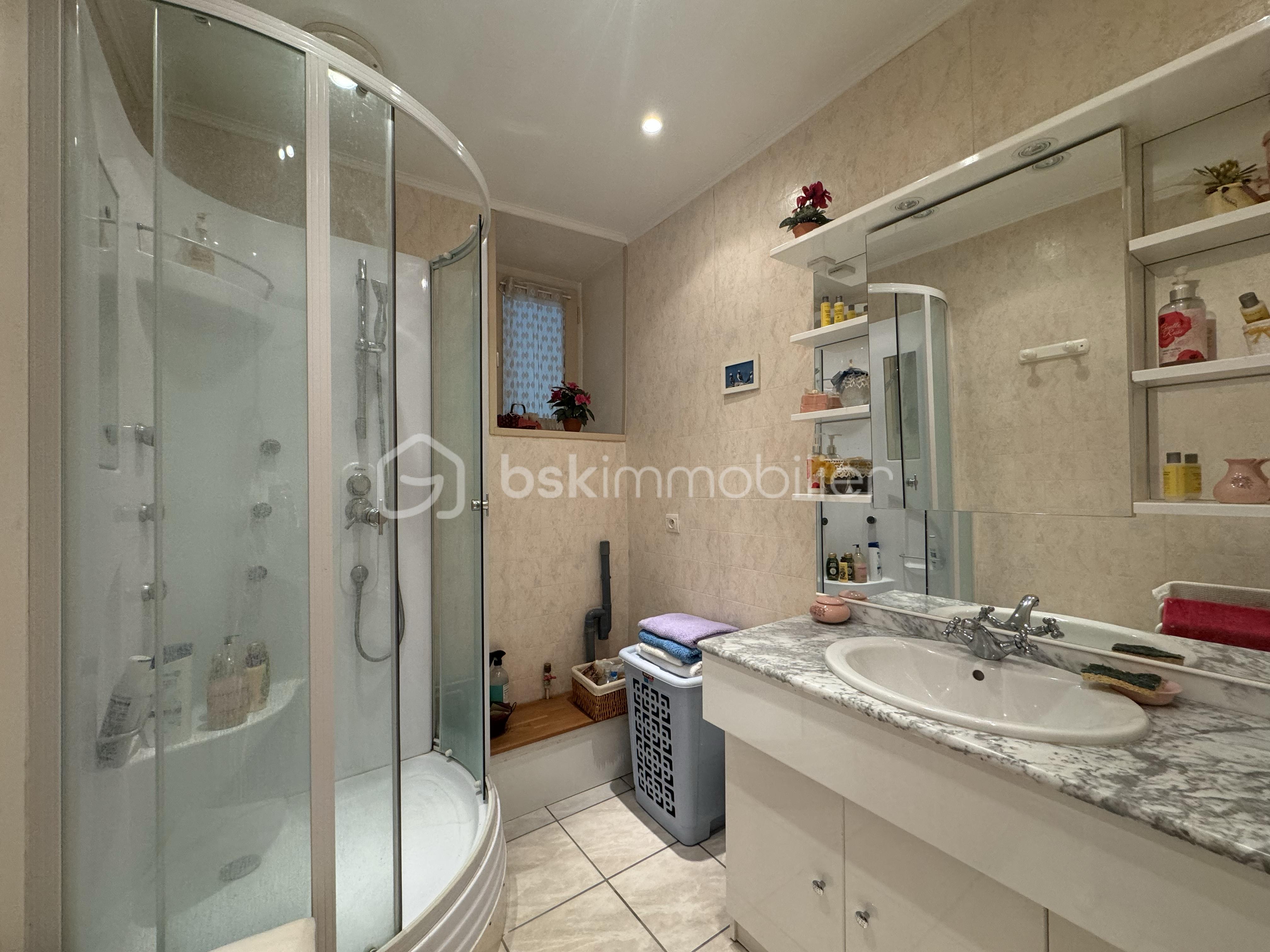 Maison de 261 m² - tempImageP5TiJP.png