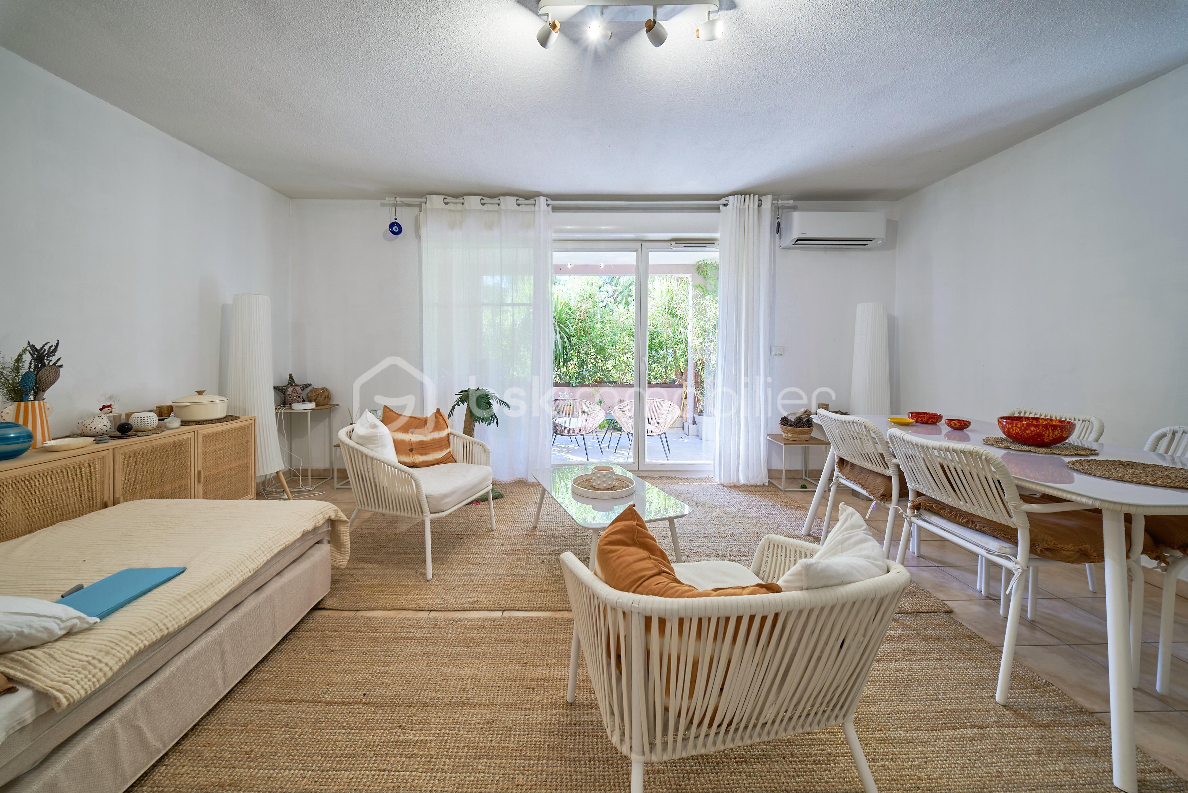 Appartement T3 La ramblas Saint Cyr sur Mer 1.jpg