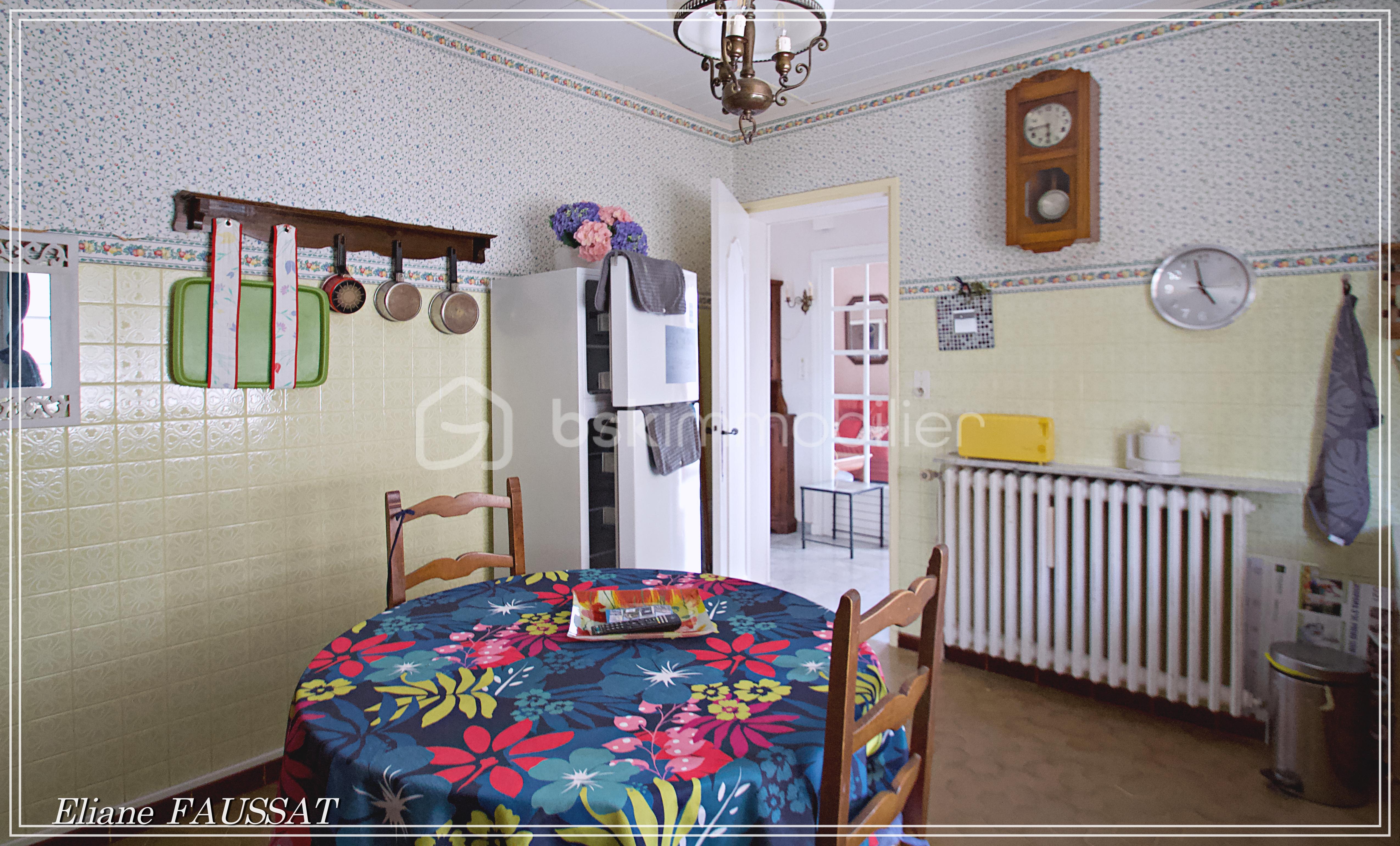 Maison traditionnelle de 170 m² - CUISINE ETAGE :SALON.jpg