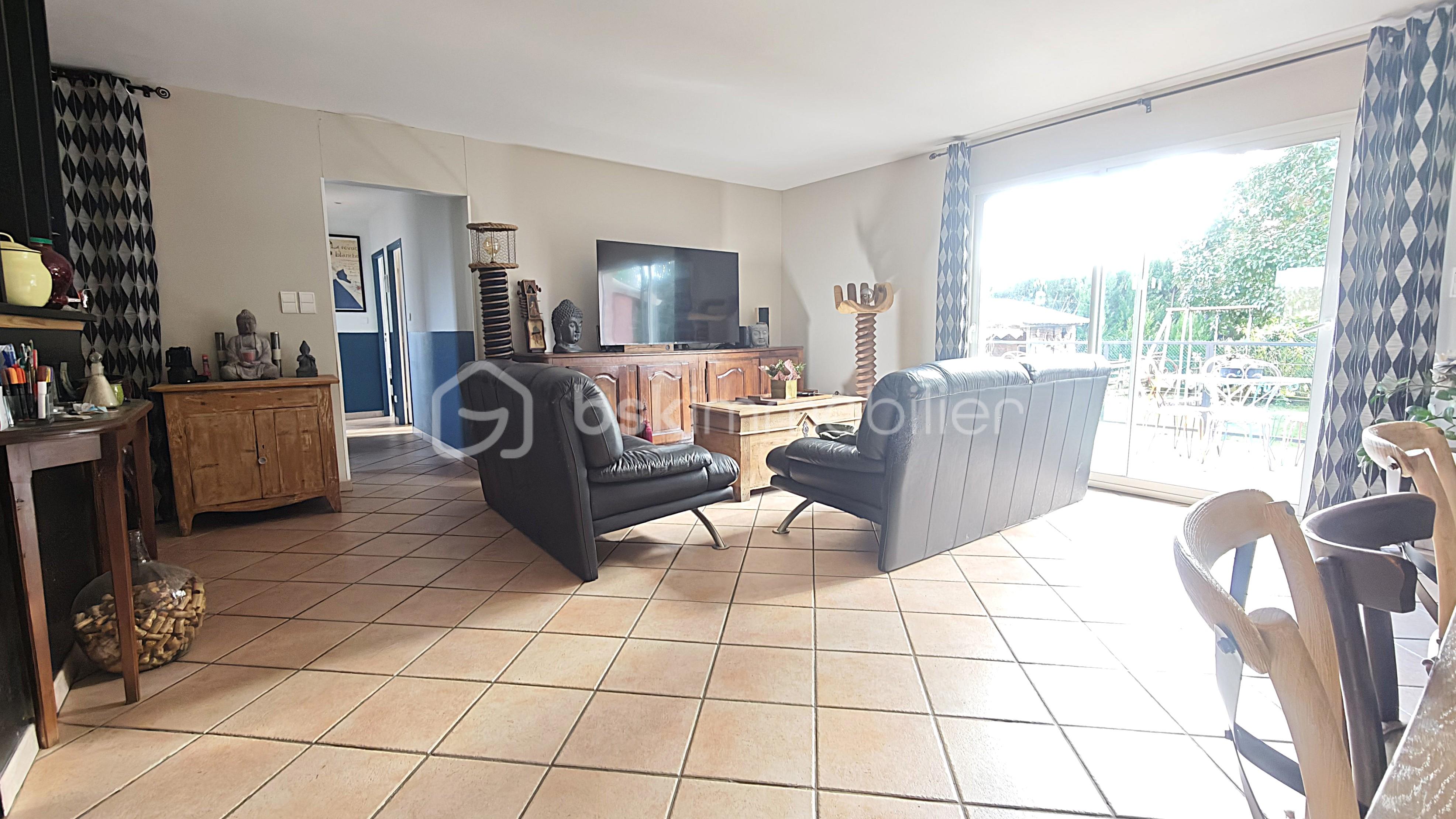 Maison de 101 m² - desmullier_maison_type4_101m²_bskimmobilier_salon2.JPG