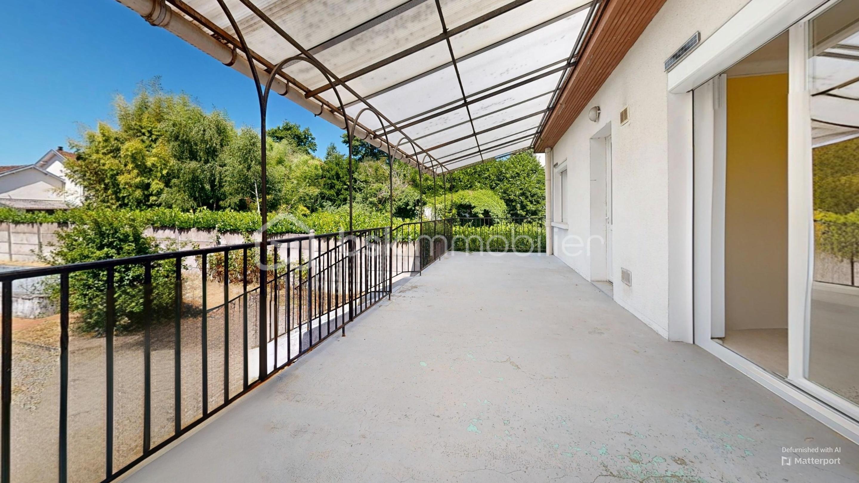 Maison de 145 m² - Couseix-3-Balcony-Defurnished.jpg