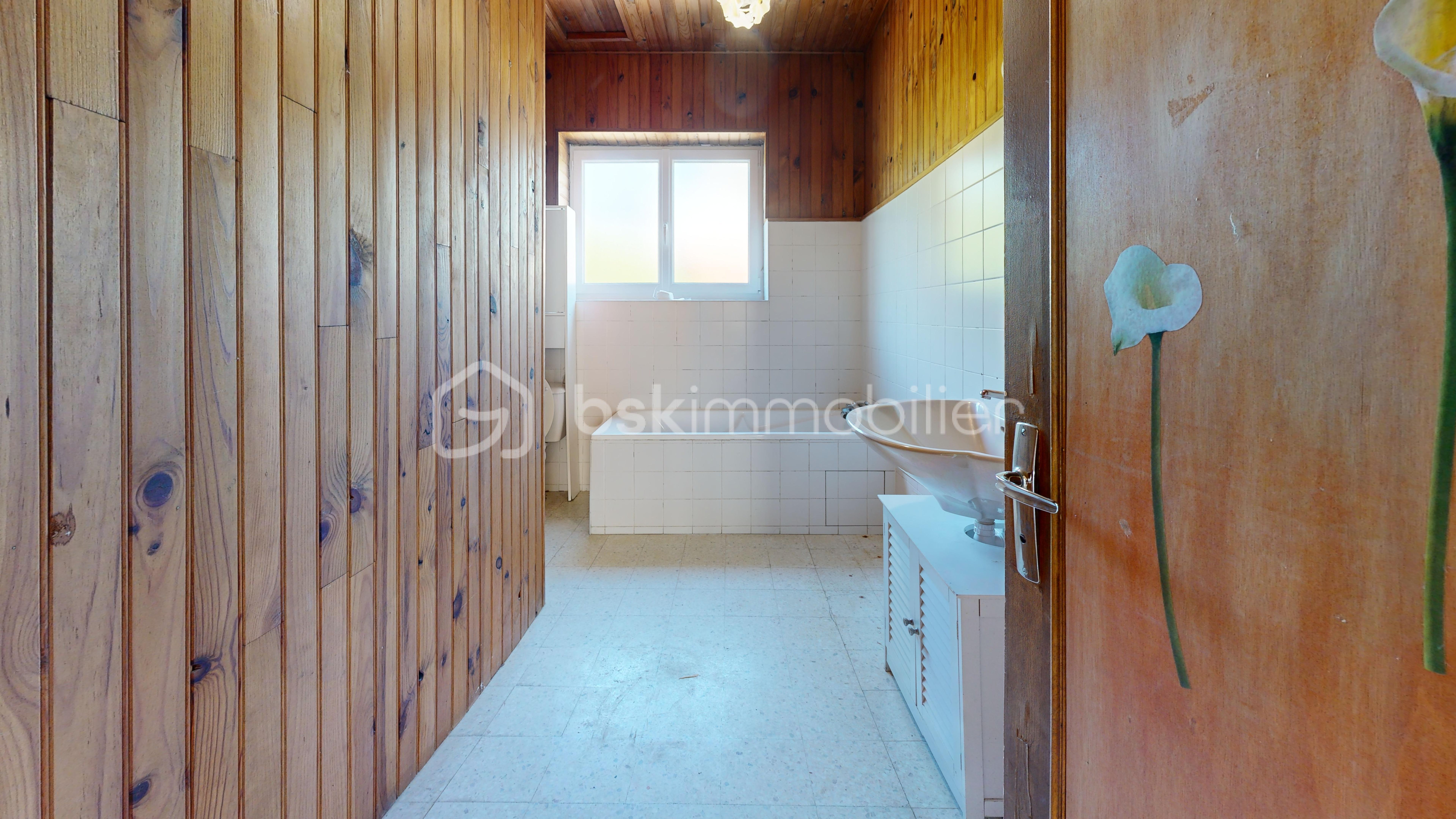 Maison de 145 m² - Couseix-3-Bathroom 1.jpg