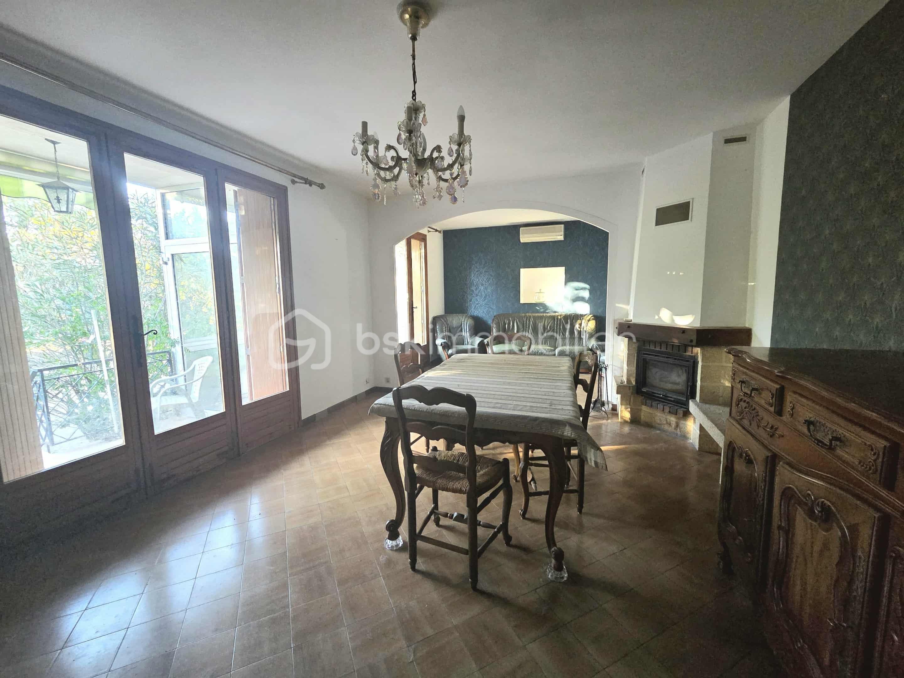 Maison de 100 m² - ea6648d5-63b0-4ecc-8406-cd418bea4167.jfif