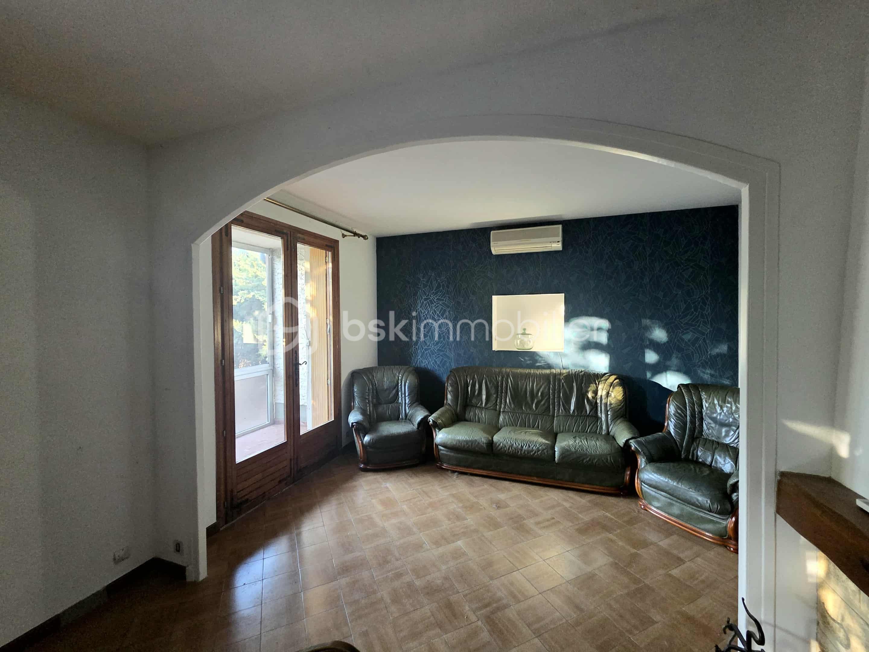 Maison de 100 m² - 9a85a5f7-90cb-4aa5-9dfd-c6ae147acefd (1).jfif