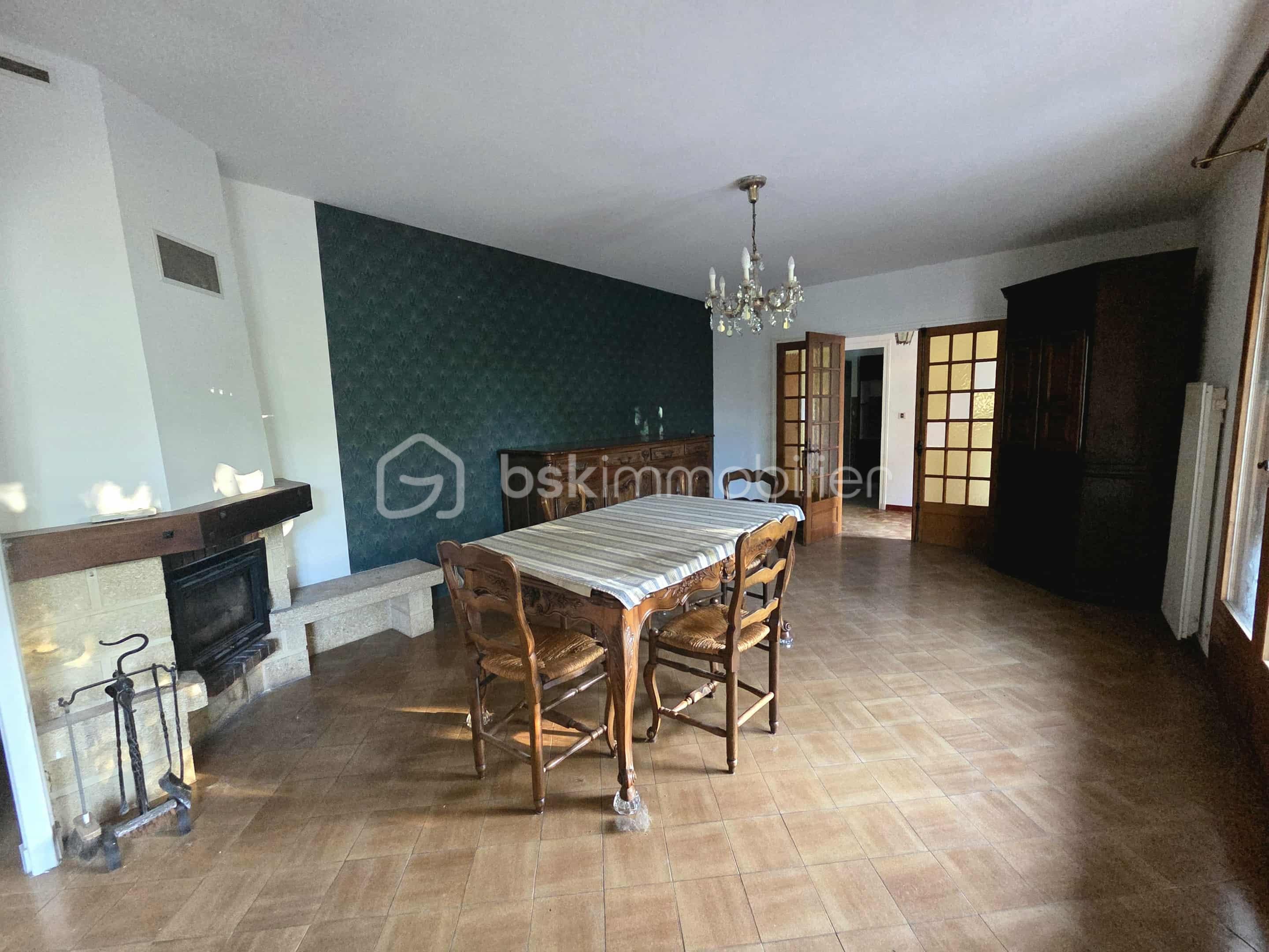 Maison de 100 m² - 77733c07-611f-420d-b4ae-c35372f53e73.jfif