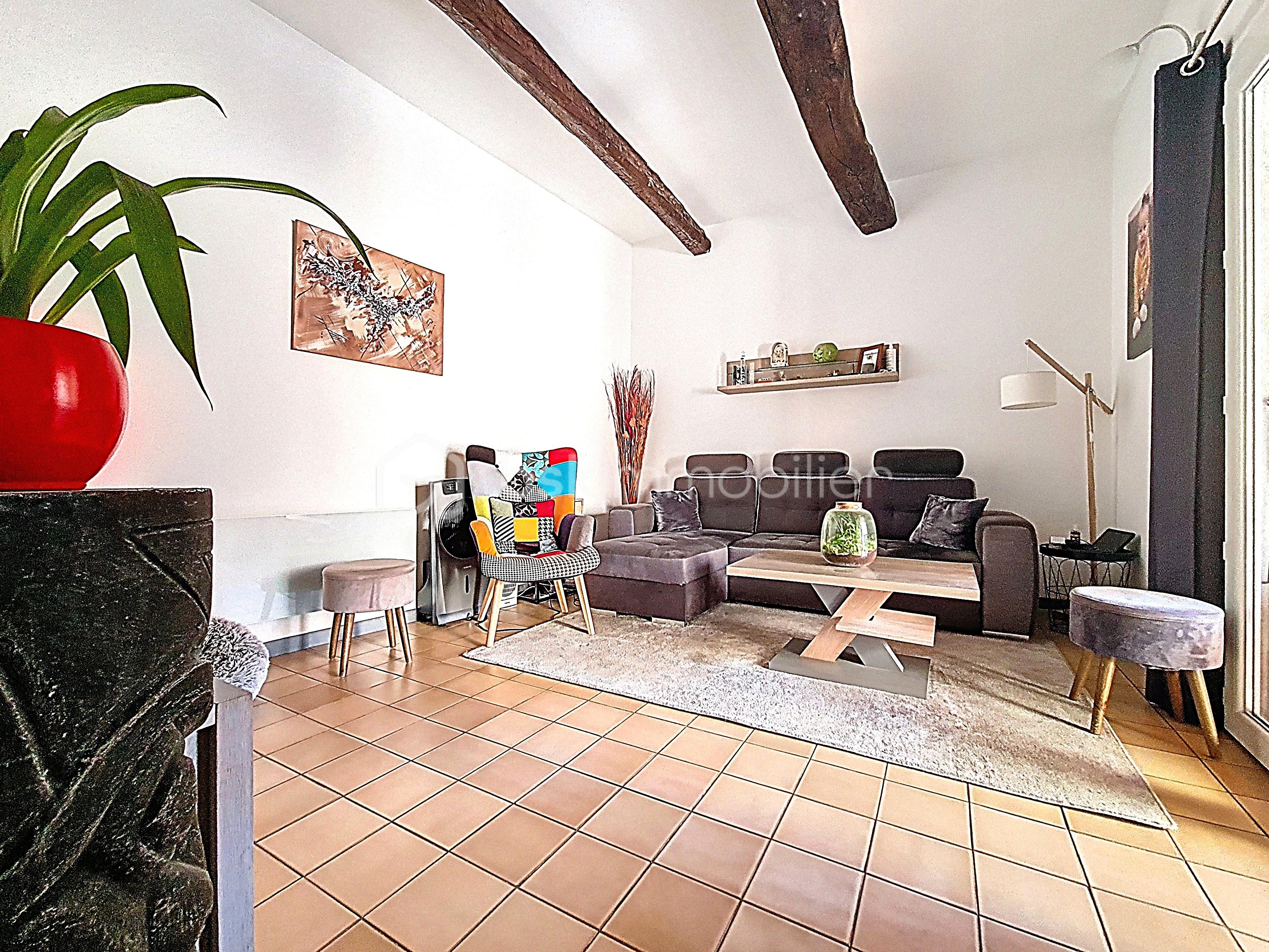 Maison de village de 130 m² - salon.jpg
