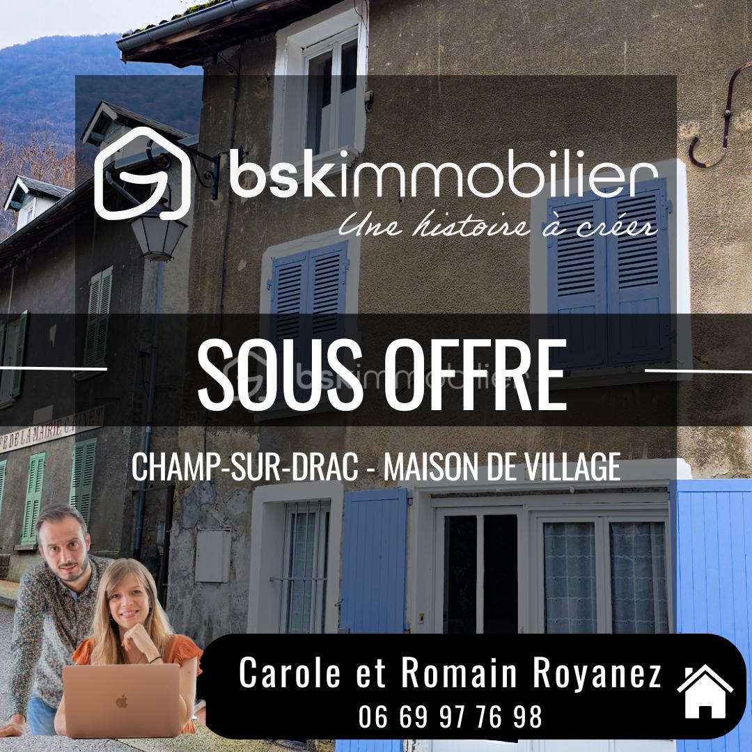 Maison de village de 125 m² - Copie de Post Instagram Immobilier Minimaliste sombre (2).png